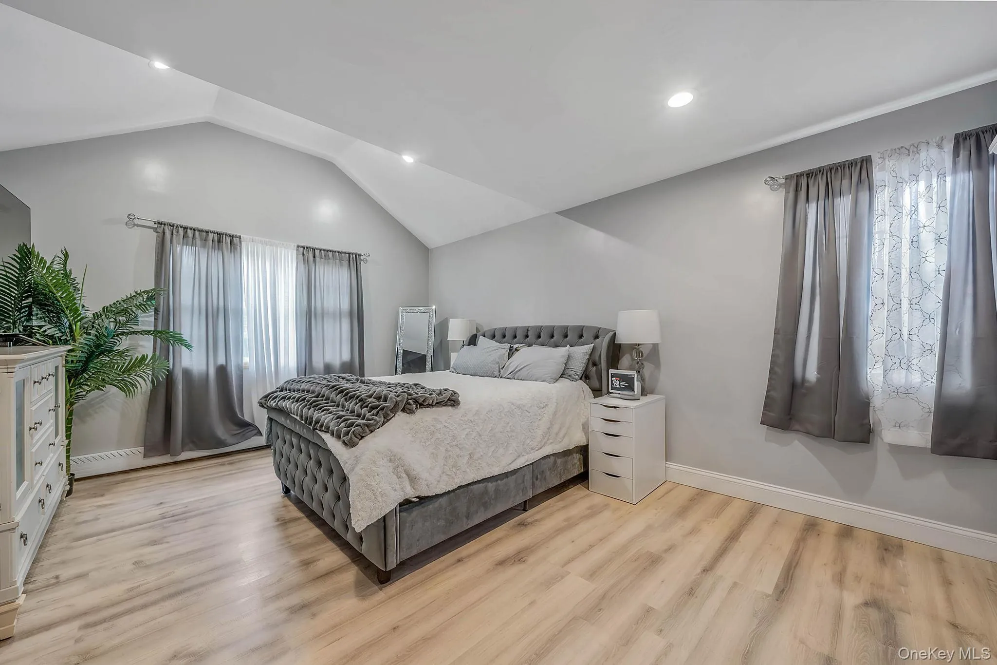 37 Champlin Street, Brookhaven, NY, 4 Bedrooms Bedrooms, 11 Rooms Rooms,2 BathroomsBathrooms,Residential,For Rent,Champlin,0,1028972 37 Champlin Street, Brookhaven, NY, 4 Bedrooms Bedrooms, 11 Rooms Rooms,2 BathroomsBathrooms,Residential,For Rent,Champlin,0,1028972