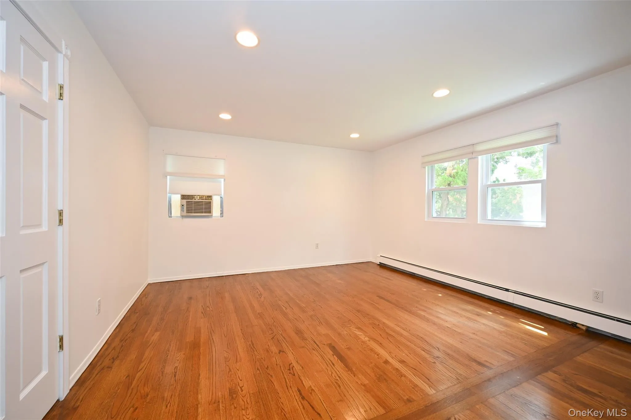 5 Cheshire Avenue, Oyster Bay, NY, 2 Bedrooms Bedrooms, 5 Rooms Rooms,2 BathroomsBathrooms,Residential Lease,For Rent,Cheshire,0,1028976 5 Cheshire Avenue, Oyster Bay, NY, 2 Bedrooms Bedrooms, 5 Rooms Rooms,2 BathroomsBathrooms,Residential Lease,For Rent,Cheshire,0,1028976