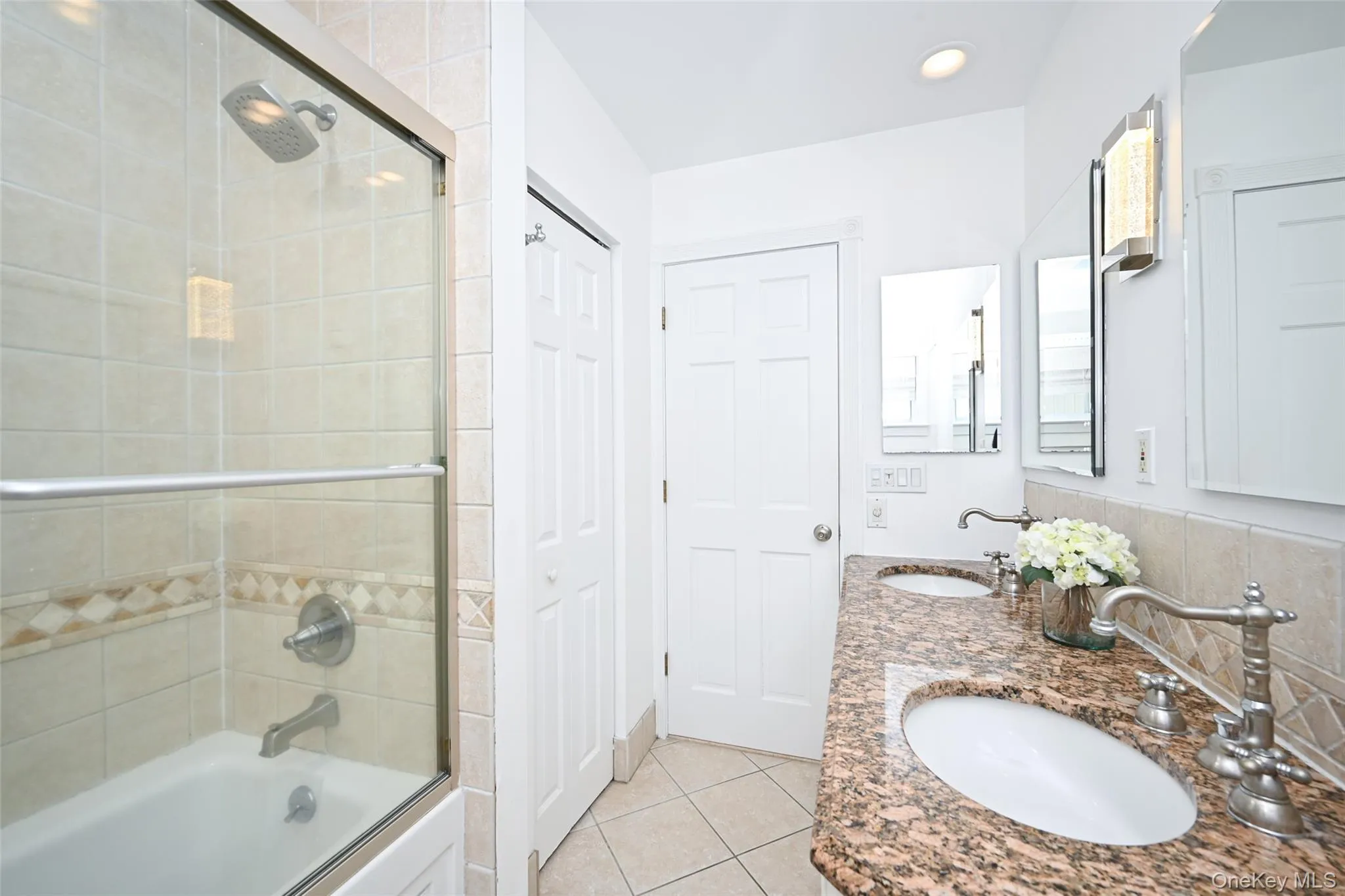 5 Cheshire Avenue, Oyster Bay, NY, 2 Bedrooms Bedrooms, 5 Rooms Rooms,2 BathroomsBathrooms,Residential Lease,For Rent,Cheshire,0,1028976 5 Cheshire Avenue, Oyster Bay, NY, 2 Bedrooms Bedrooms, 5 Rooms Rooms,2 BathroomsBathrooms,Residential Lease,For Rent,Cheshire,0,1028976