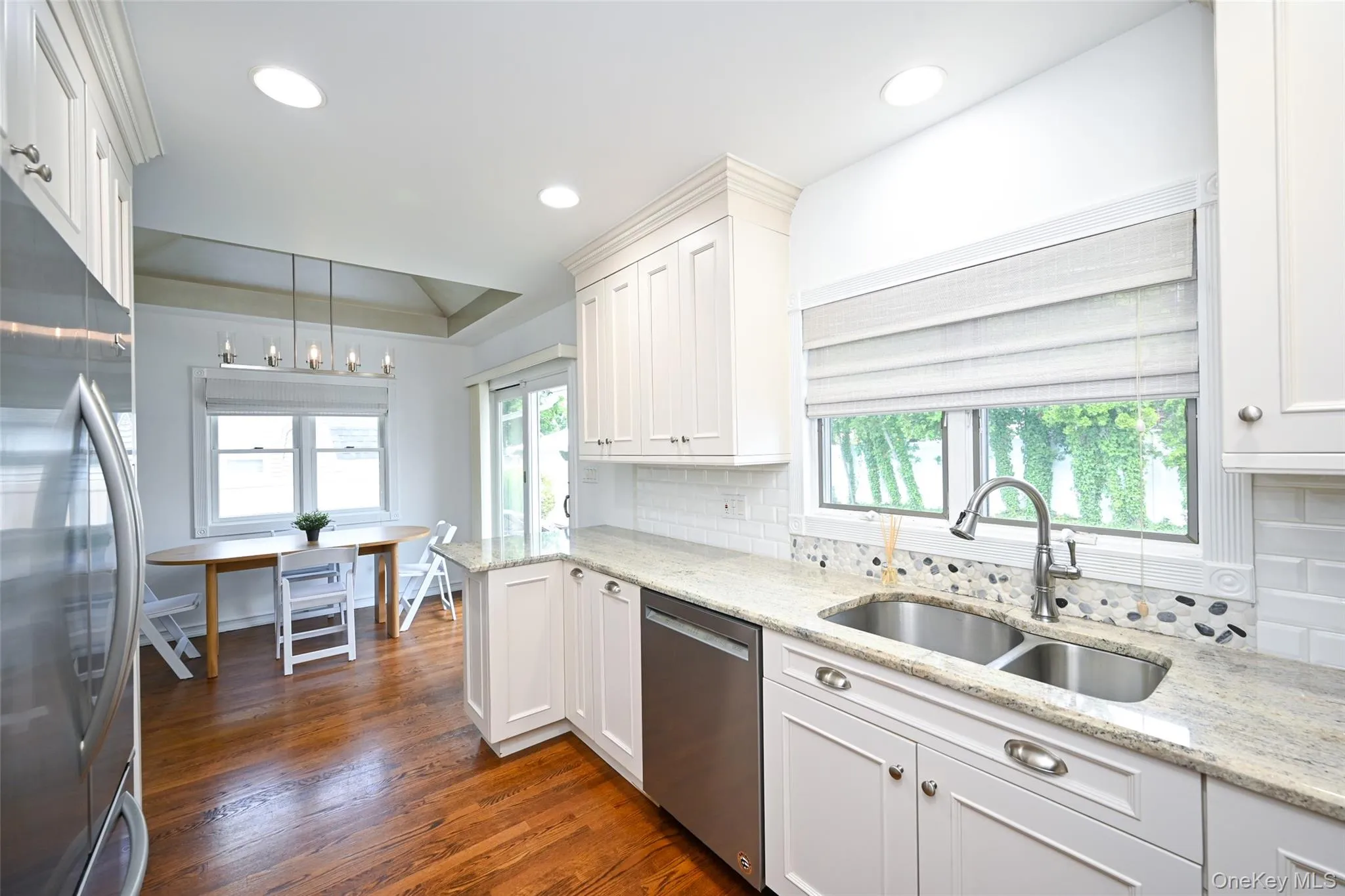 5 Cheshire Avenue, Oyster Bay, NY, 2 Bedrooms Bedrooms, 5 Rooms Rooms,2 BathroomsBathrooms,Residential Lease,For Rent,Cheshire,0,1028976 5 Cheshire Avenue, Oyster Bay, NY, 2 Bedrooms Bedrooms, 5 Rooms Rooms,2 BathroomsBathrooms,Residential Lease,For Rent,Cheshire,0,1028976