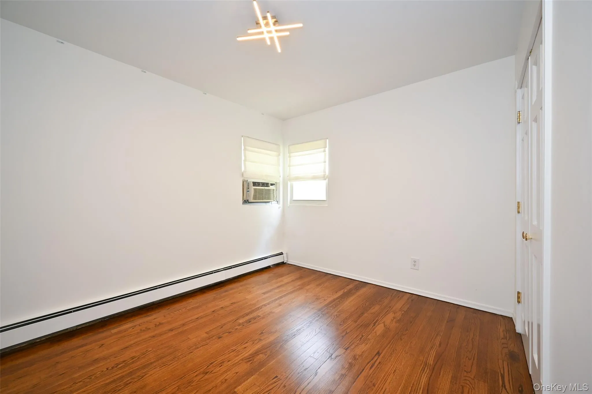 5 Cheshire Avenue, Oyster Bay, NY, 2 Bedrooms Bedrooms, 5 Rooms Rooms,2 BathroomsBathrooms,Residential Lease,For Rent,Cheshire,0,1028976 5 Cheshire Avenue, Oyster Bay, NY, 2 Bedrooms Bedrooms, 5 Rooms Rooms,2 BathroomsBathrooms,Residential Lease,For Rent,Cheshire,0,1028976
