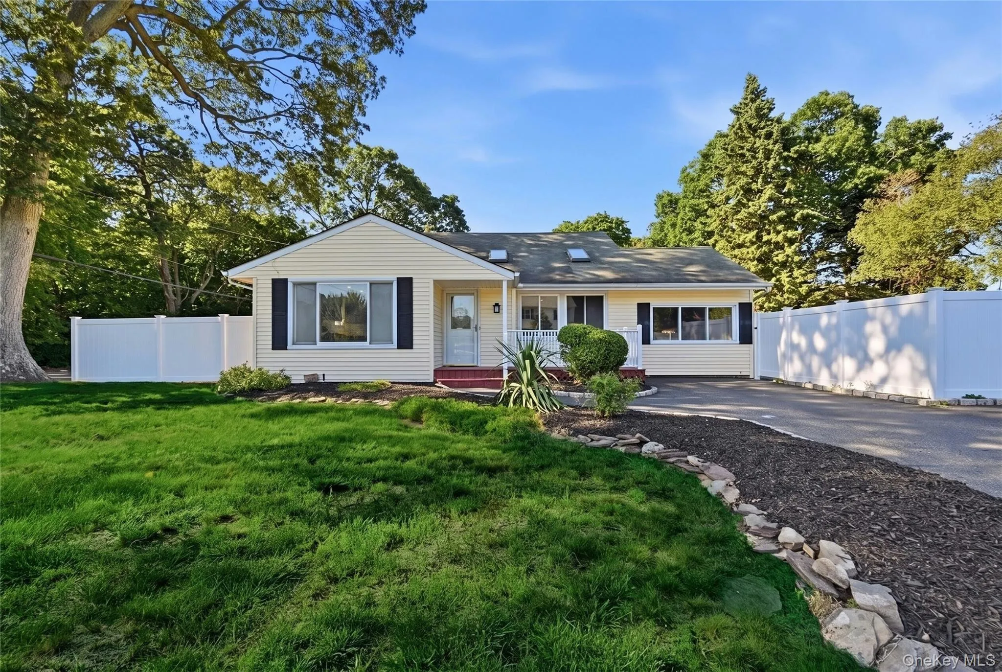 29 Henry Avenue, Brookhaven, NY, 4 Bedrooms Bedrooms, 9 Rooms Rooms,2 BathroomsBathrooms,Residential,For Rent,Henry,0,1028983 29 Henry Avenue, Brookhaven, NY, 4 Bedrooms Bedrooms, 9 Rooms Rooms,2 BathroomsBathrooms,Residential,For Rent,Henry,0,1028983