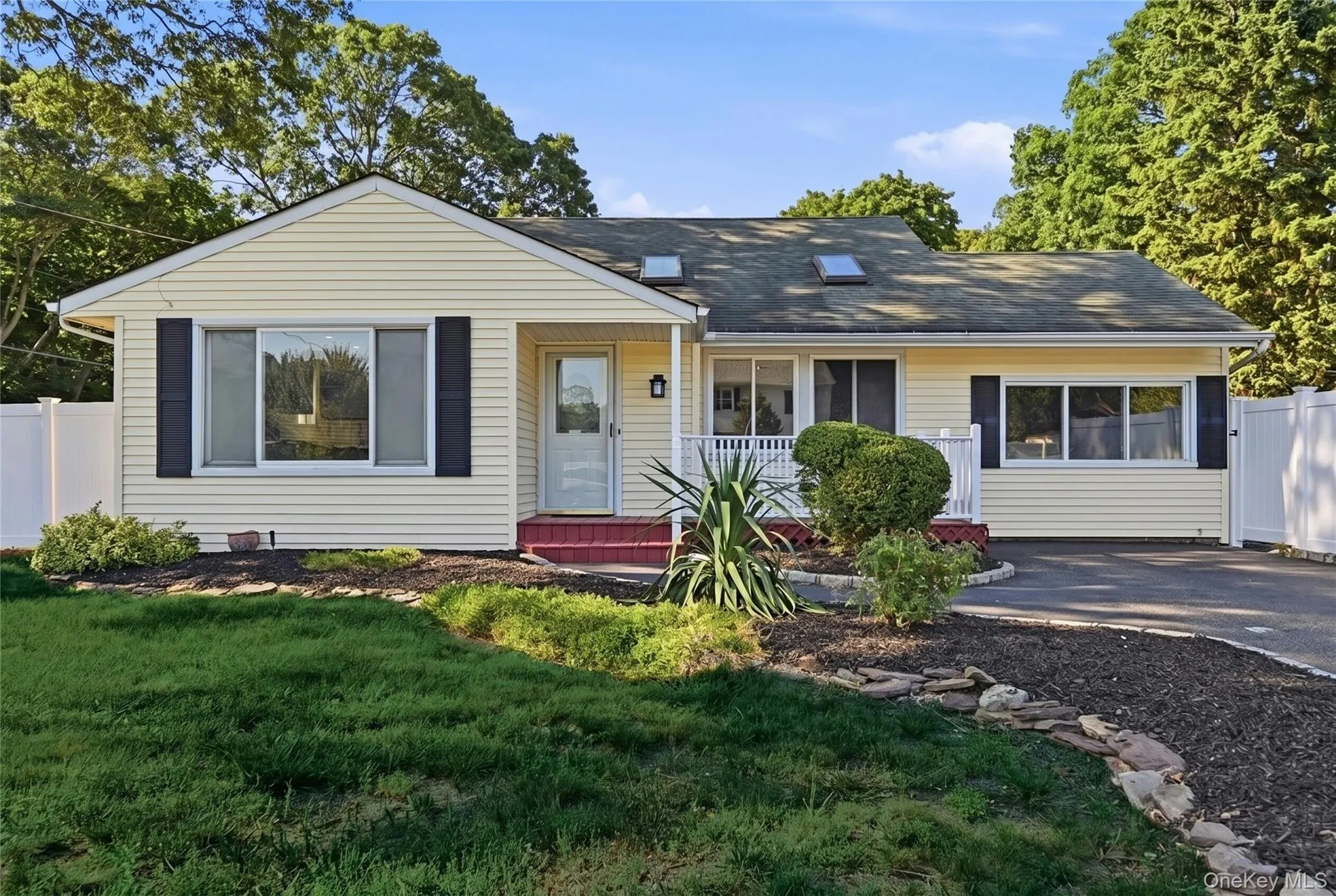 29 Henry Avenue, Brookhaven, NY, 4 Bedrooms Bedrooms, 9 Rooms Rooms,2 BathroomsBathrooms,Residential,For Rent,Henry,0,1028983 29 Henry Avenue, Brookhaven, NY, 4 Bedrooms Bedrooms, 9 Rooms Rooms,2 BathroomsBathrooms,Residential,For Rent,Henry,0,1028983