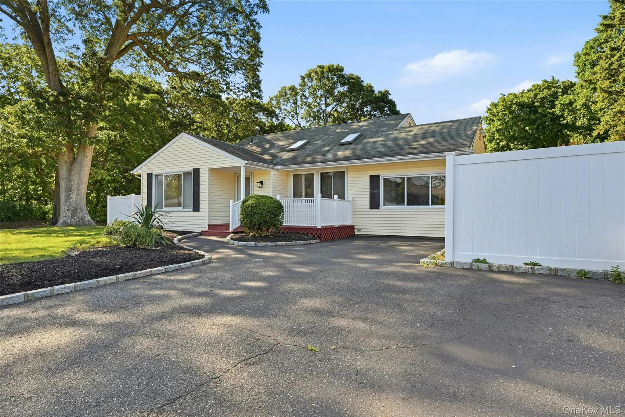 29 Henry Avenue, Brookhaven, NY, 4 Bedrooms Bedrooms, 9 Rooms Rooms,2 BathroomsBathrooms,Residential,For Rent,Henry,0,1028983 29 Henry Avenue, Brookhaven, NY, 4 Bedrooms Bedrooms, 9 Rooms Rooms,2 BathroomsBathrooms,Residential,For Rent,Henry,0,1028983