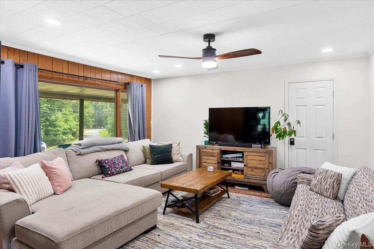 24 Alpine Drive, Cairo, NY, 4 Bedrooms Bedrooms, 8 Rooms Rooms,2 BathroomsBathrooms,Residential,For Rent,Alpine,0,1028987 24 Alpine Drive, Cairo, NY, 4 Bedrooms Bedrooms, 8 Rooms Rooms,2 BathroomsBathrooms,Residential,For Rent,Alpine,0,1028987