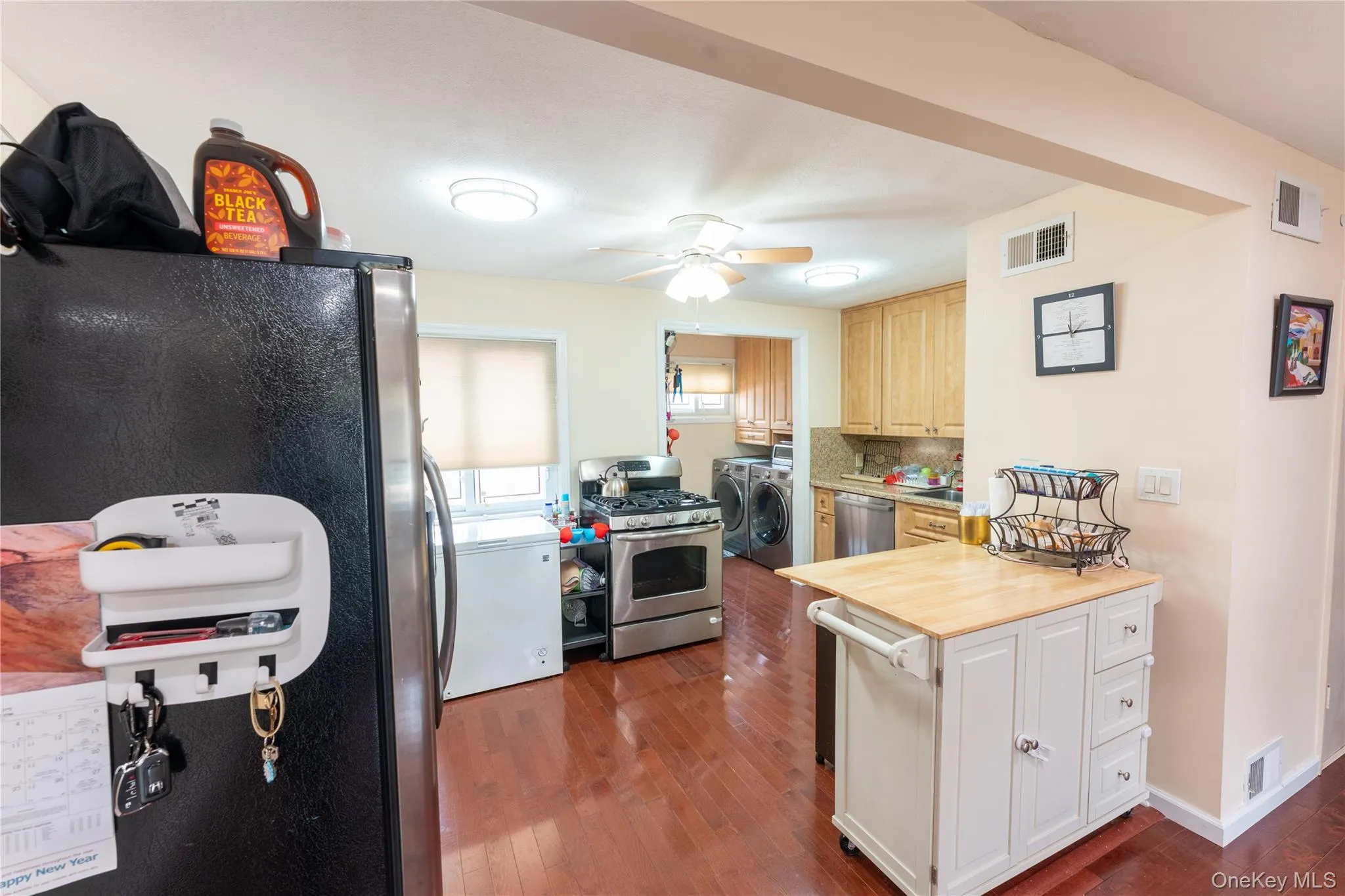 81 Montgomery Avenue, Hempstead, NY, 4 Bedrooms Bedrooms, 9 Rooms Rooms,2 BathroomsBathrooms,Residential,For Rent,Montgomery,0,1029003 81 Montgomery Avenue, Hempstead, NY, 4 Bedrooms Bedrooms, 9 Rooms Rooms,2 BathroomsBathrooms,Residential,For Rent,Montgomery,0,1029003
