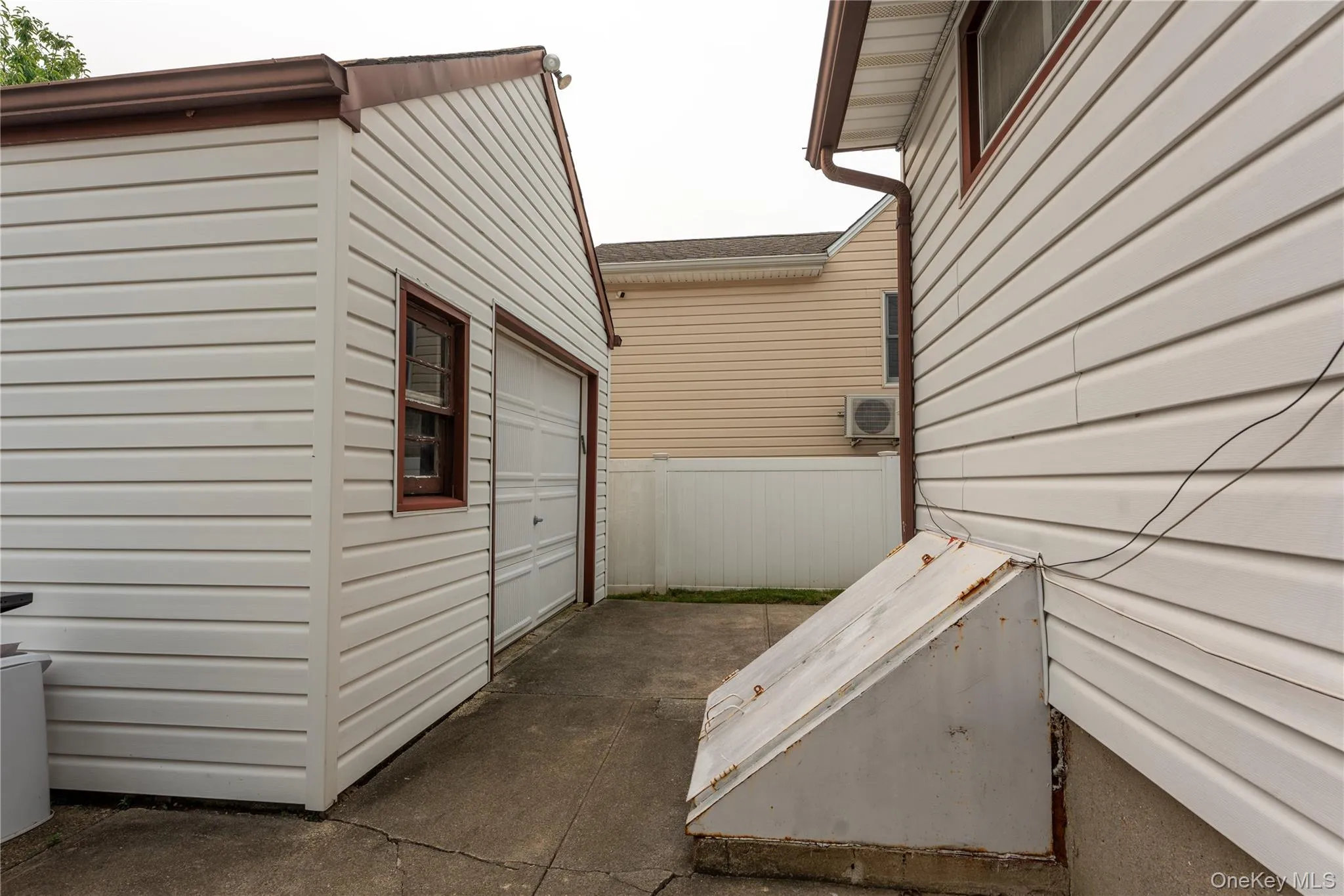 81 Montgomery Avenue, Hempstead, NY, 4 Bedrooms Bedrooms, 9 Rooms Rooms,2 BathroomsBathrooms,Residential,For Rent,Montgomery,0,1029003 81 Montgomery Avenue, Hempstead, NY, 4 Bedrooms Bedrooms, 9 Rooms Rooms,2 BathroomsBathrooms,Residential,For Rent,Montgomery,0,1029003