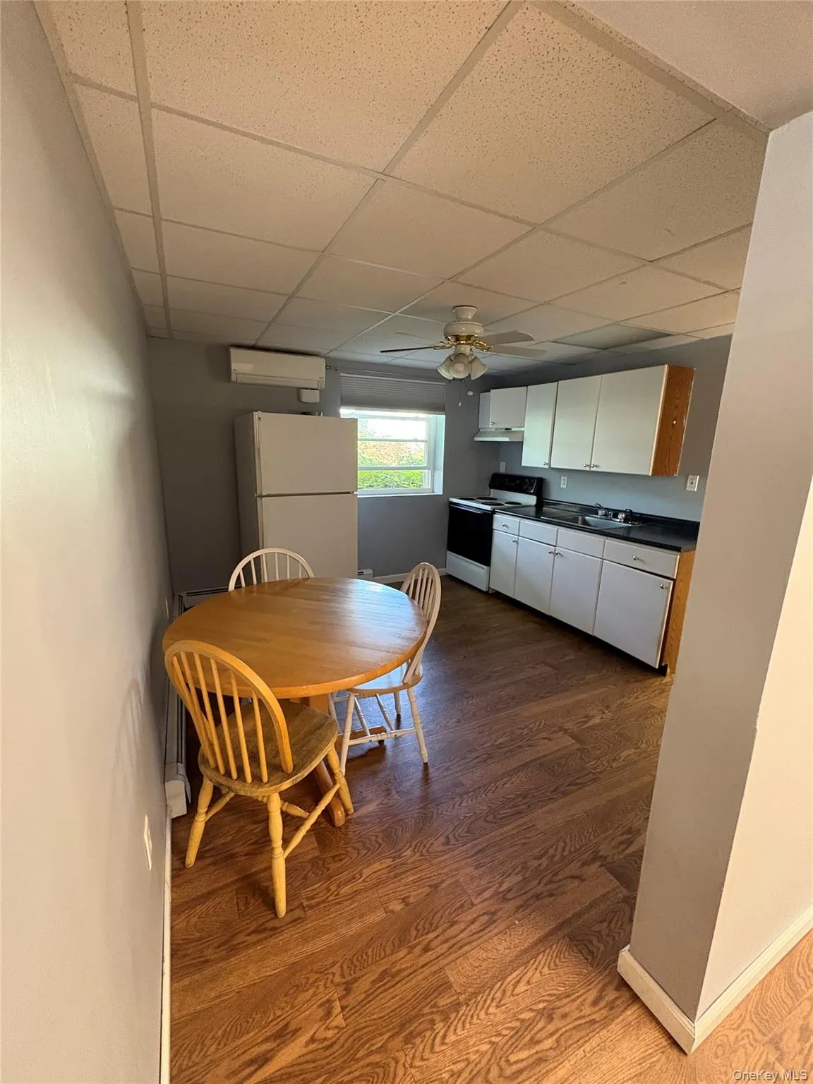 6 Wadsworth Avenue, Brookhaven, NY, 1 Bedroom Bedrooms, 5 Rooms Rooms,1 BathroomBathrooms,Residential Lease,For Rent,Wadsworth,0,1029005 6 Wadsworth Avenue, Brookhaven, NY, 1 Bedroom Bedrooms, 5 Rooms Rooms,1 BathroomBathrooms,Residential Lease,For Rent,Wadsworth,0,1029005