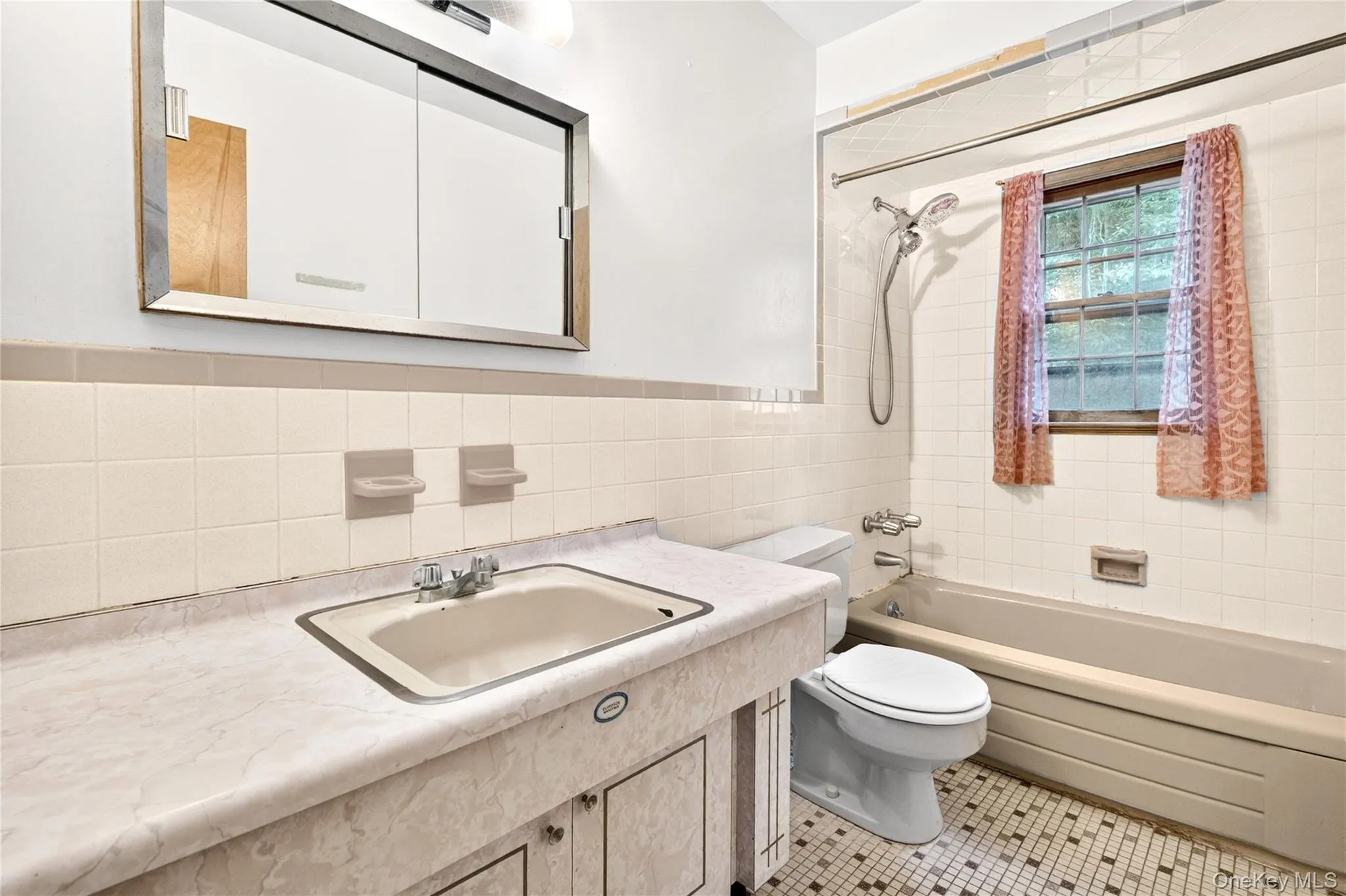 2 Laura Lane, Ramapo, NY, 4 Bedrooms Bedrooms, 9 Rooms Rooms,2 BathroomsBathrooms,Residential,For Rent,Laura,0,1029007 2 Laura Lane, Ramapo, NY, 4 Bedrooms Bedrooms, 9 Rooms Rooms,2 BathroomsBathrooms,Residential,For Rent,Laura,0,1029007