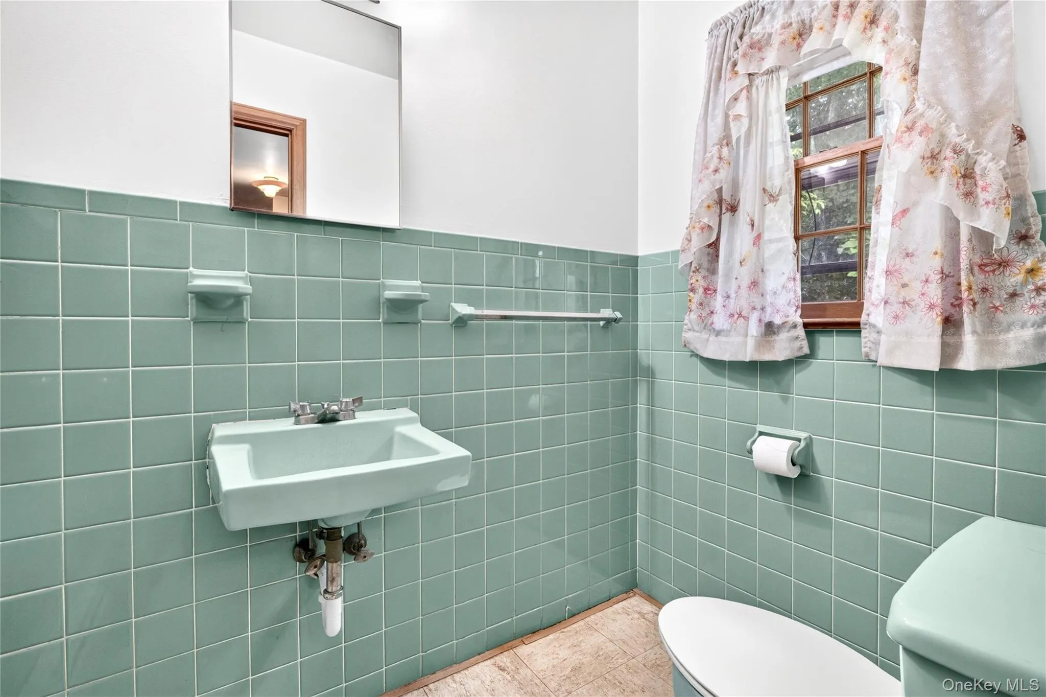 2 Laura Lane, Ramapo, NY, 4 Bedrooms Bedrooms, 9 Rooms Rooms,2 BathroomsBathrooms,Residential,For Rent,Laura,0,1029007 2 Laura Lane, Ramapo, NY, 4 Bedrooms Bedrooms, 9 Rooms Rooms,2 BathroomsBathrooms,Residential,For Rent,Laura,0,1029007
