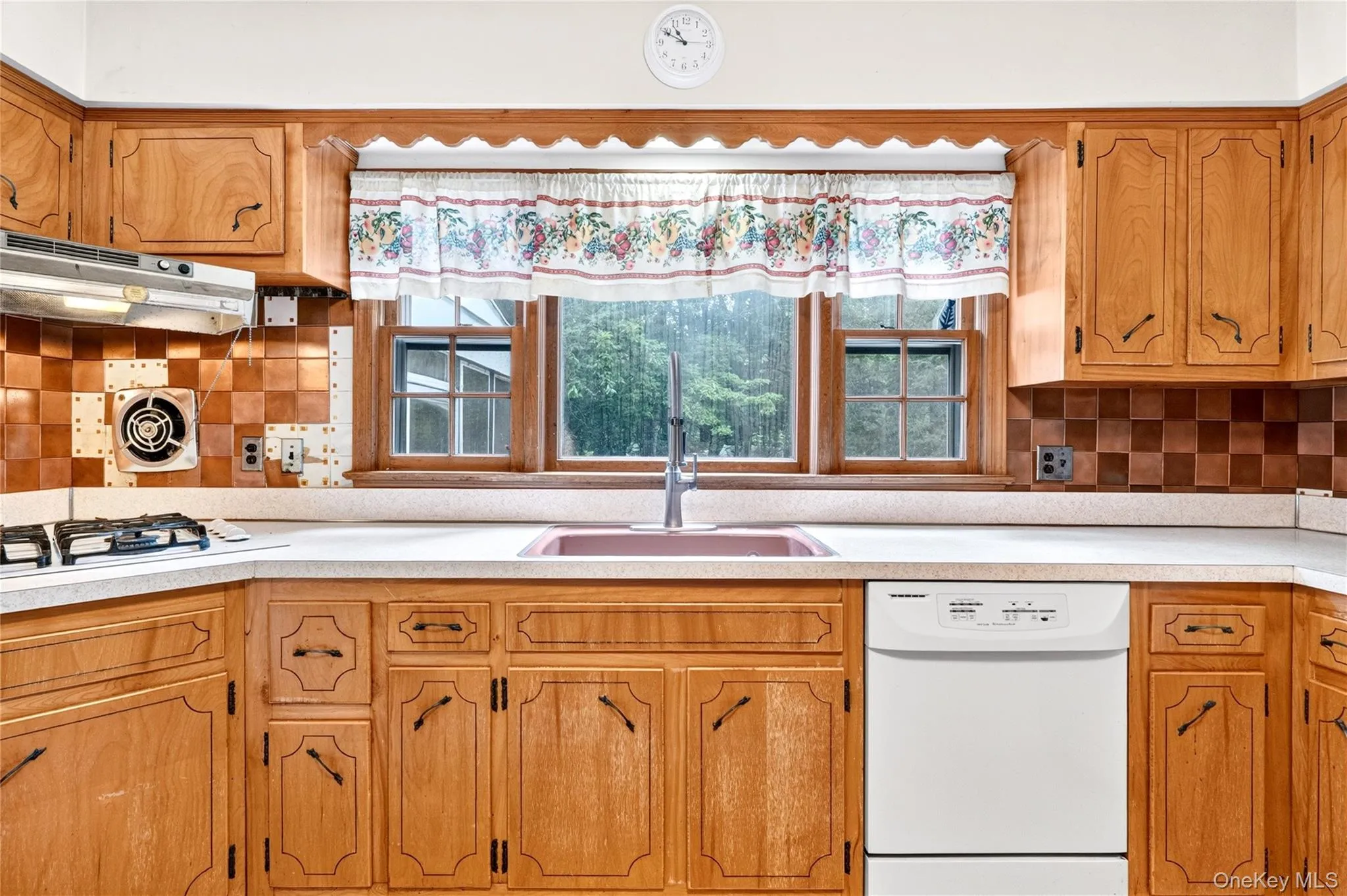2 Laura Lane, Ramapo, NY, 4 Bedrooms Bedrooms, 9 Rooms Rooms,2 BathroomsBathrooms,Residential,For Rent,Laura,0,1029007 2 Laura Lane, Ramapo, NY, 4 Bedrooms Bedrooms, 9 Rooms Rooms,2 BathroomsBathrooms,Residential,For Rent,Laura,0,1029007