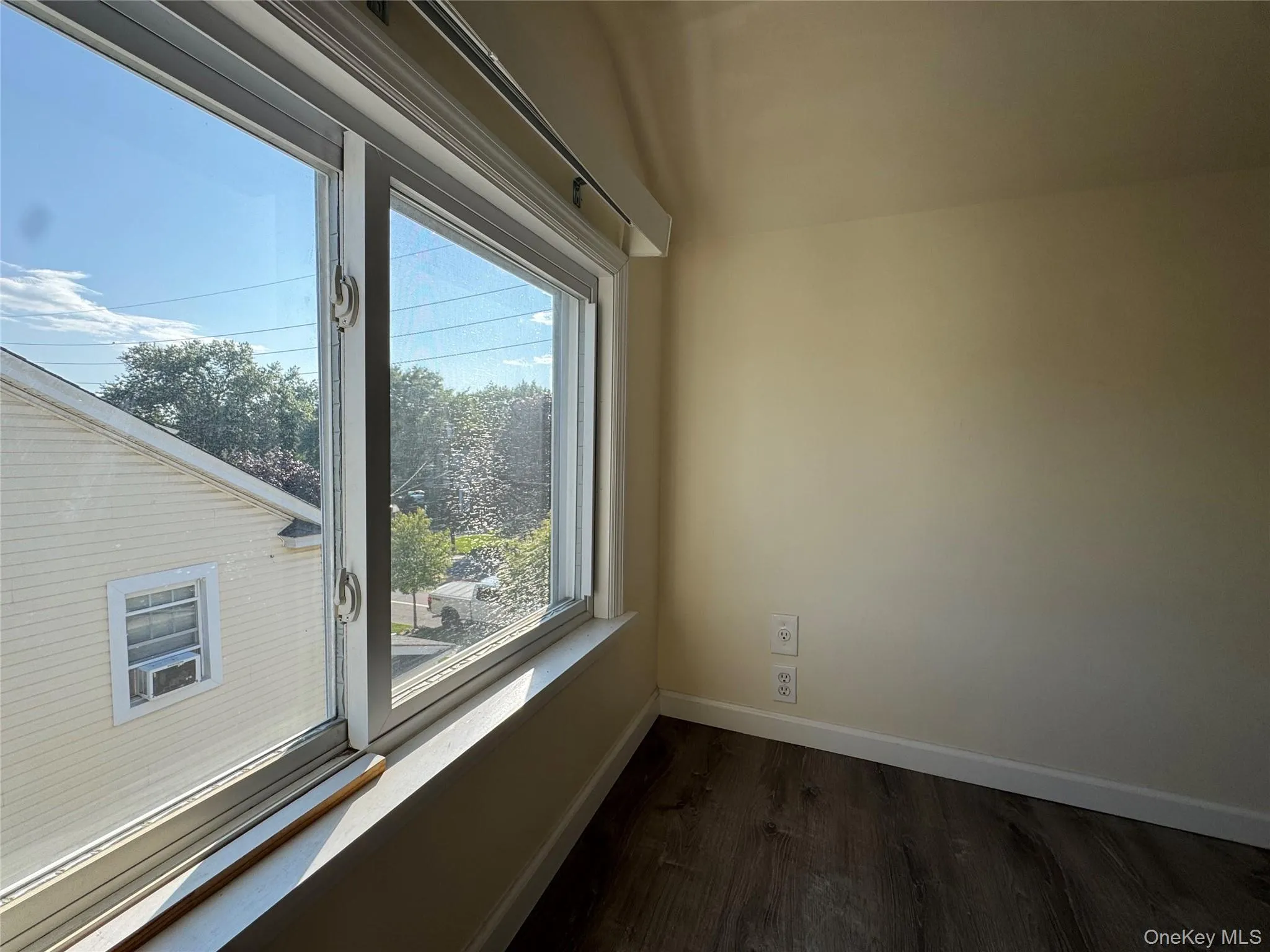 267 Plainfield Avenue, Hempstead, NY, 2 Bedrooms Bedrooms, 4 Rooms Rooms,1 BathroomBathrooms,Residential Lease,For Rent,Plainfield,0,1029008 267 Plainfield Avenue, Hempstead, NY, 2 Bedrooms Bedrooms, 4 Rooms Rooms,1 BathroomBathrooms,Residential Lease,For Rent,Plainfield,0,1029008