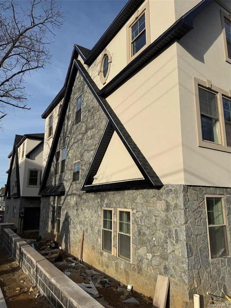 65 2nd Street, Mount Vernon, NY, 3 Bedrooms Bedrooms, 6 Rooms Rooms,4 BathroomsBathrooms,Residential,For Rent,2nd,0,1029018 65 2nd Street, Mount Vernon, NY, 3 Bedrooms Bedrooms, 6 Rooms Rooms,4 BathroomsBathrooms,Residential,For Rent,2nd,0,1029018