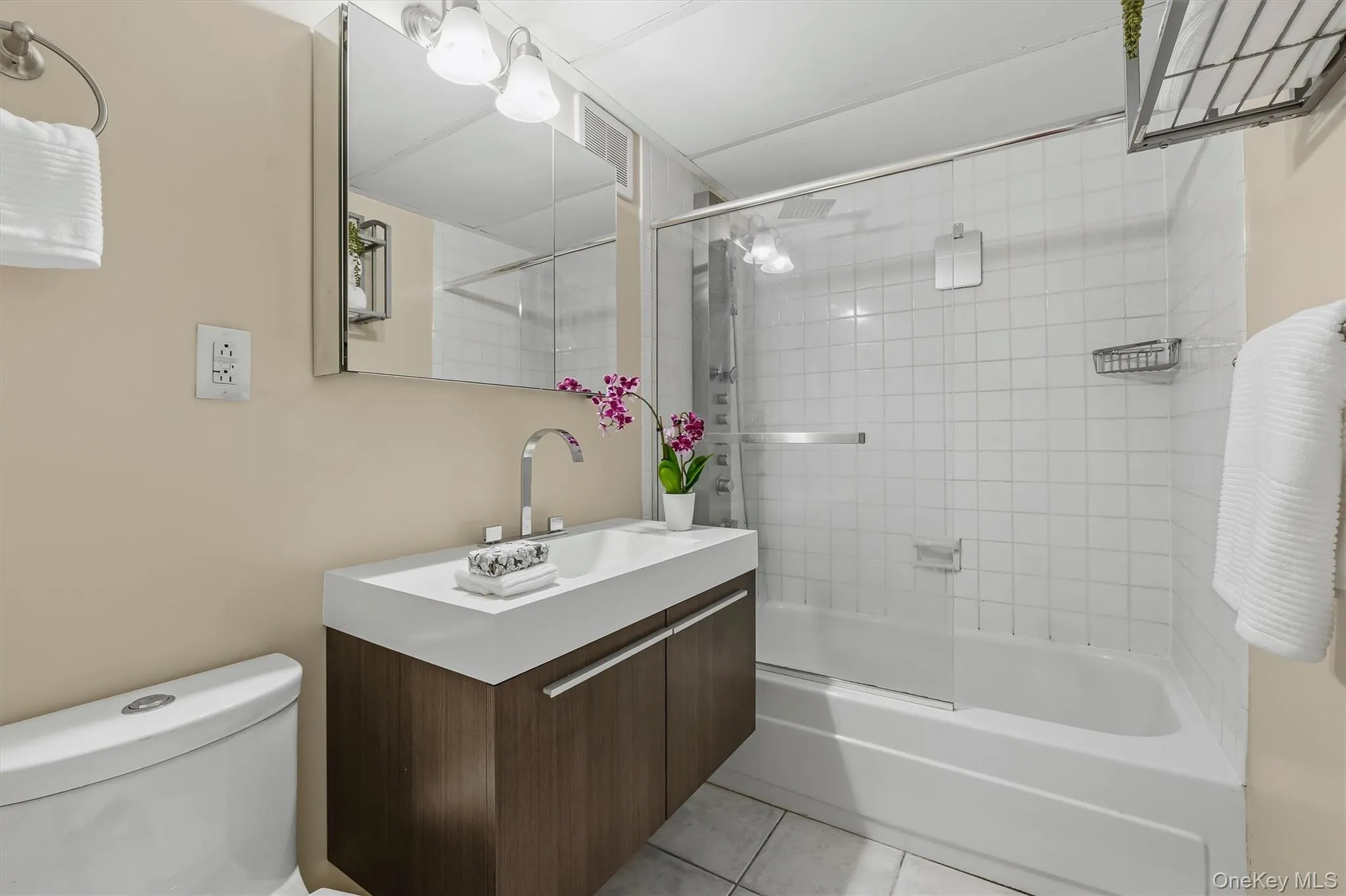 412 Benedict Avenue, Greenburgh, NY, 2 Bedrooms Bedrooms, 5 Rooms Rooms,2 BathroomsBathrooms,Residential,For Rent,Benedict,0,1029027 412 Benedict Avenue, Greenburgh, NY, 2 Bedrooms Bedrooms, 5 Rooms Rooms,2 BathroomsBathrooms,Residential,For Rent,Benedict,0,1029027