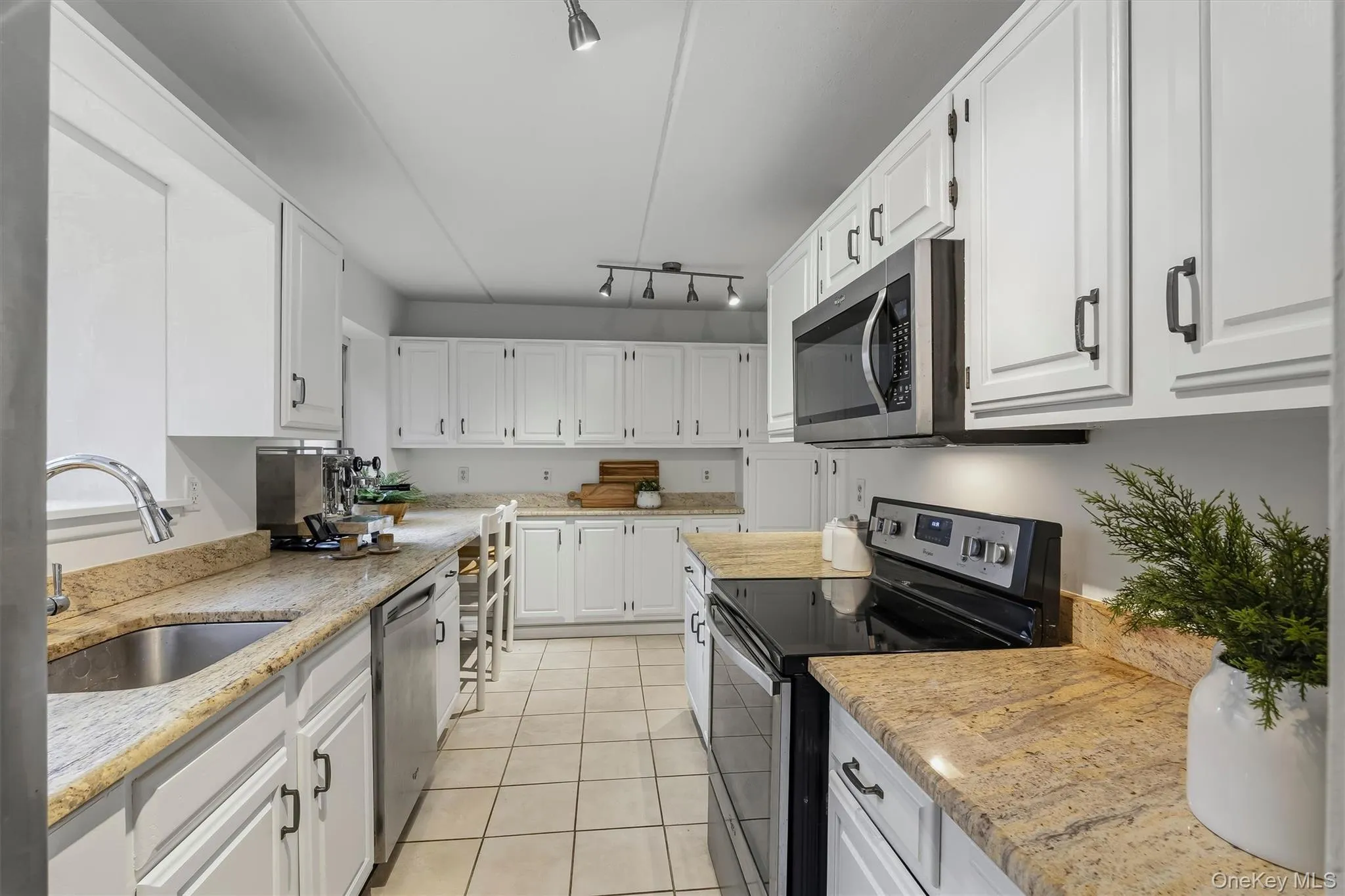 412 Benedict Avenue, Greenburgh, NY, 2 Bedrooms Bedrooms, 5 Rooms Rooms,2 BathroomsBathrooms,Residential,For Rent,Benedict,0,1029027 412 Benedict Avenue, Greenburgh, NY, 2 Bedrooms Bedrooms, 5 Rooms Rooms,2 BathroomsBathrooms,Residential,For Rent,Benedict,0,1029027