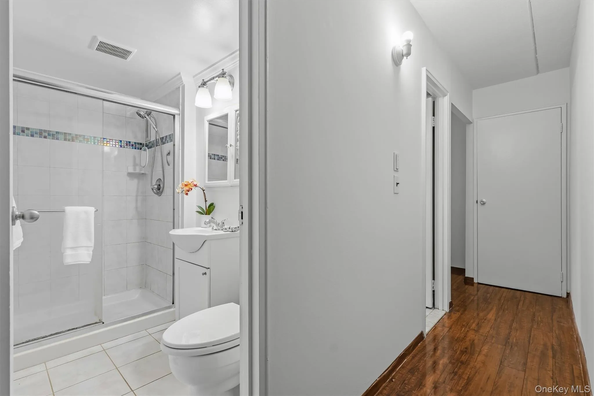 412 Benedict Avenue, Greenburgh, NY, 2 Bedrooms Bedrooms, 5 Rooms Rooms,2 BathroomsBathrooms,Residential,For Rent,Benedict,0,1029027 412 Benedict Avenue, Greenburgh, NY, 2 Bedrooms Bedrooms, 5 Rooms Rooms,2 BathroomsBathrooms,Residential,For Rent,Benedict,0,1029027