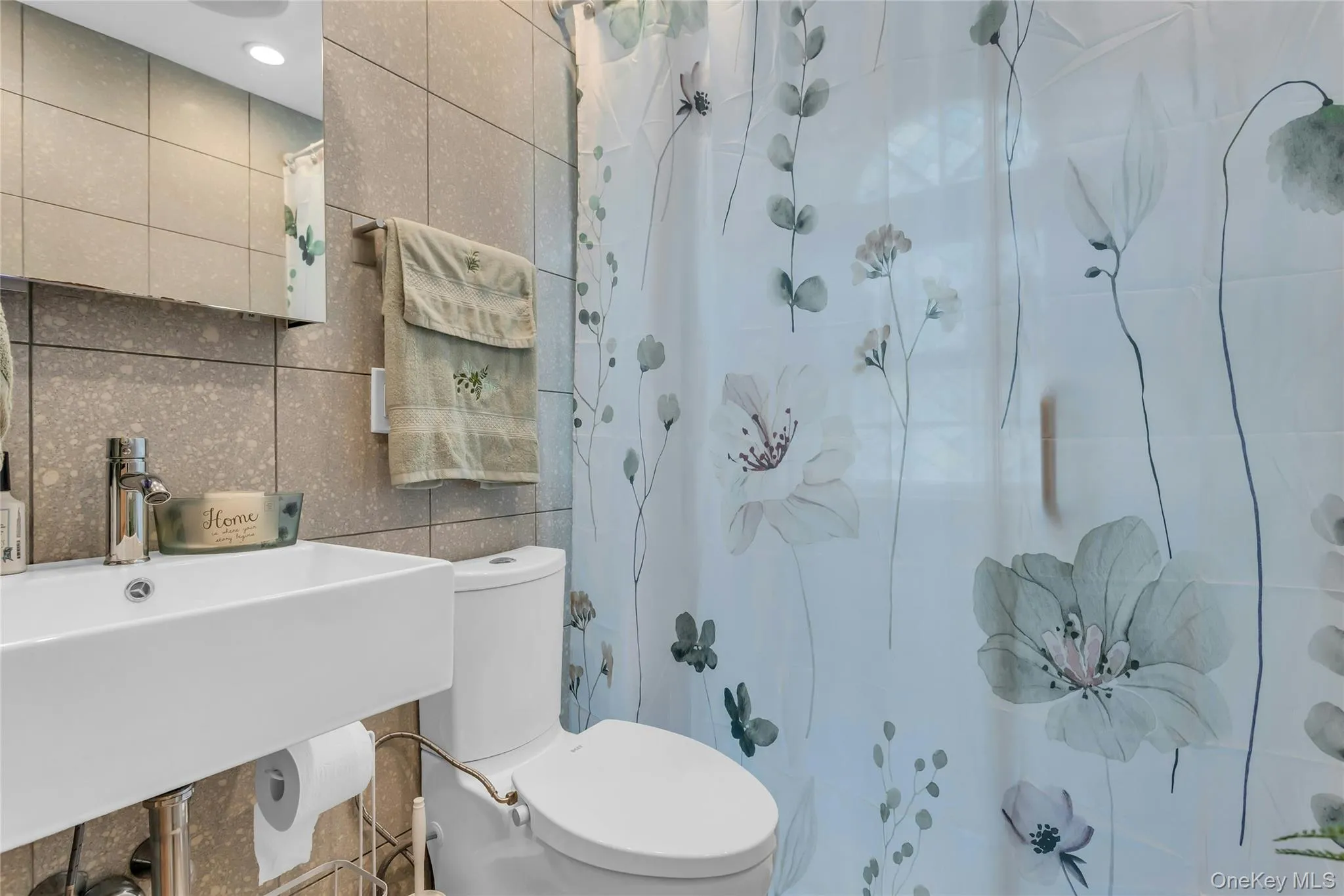 401 Beechmont Avenue, Babylon, NY, 4 Bedrooms Bedrooms, 8 Rooms Rooms,2 BathroomsBathrooms,Residential,For Rent,Beechmont,0,1029028 401 Beechmont Avenue, Babylon, NY, 4 Bedrooms Bedrooms, 8 Rooms Rooms,2 BathroomsBathrooms,Residential,For Rent,Beechmont,0,1029028