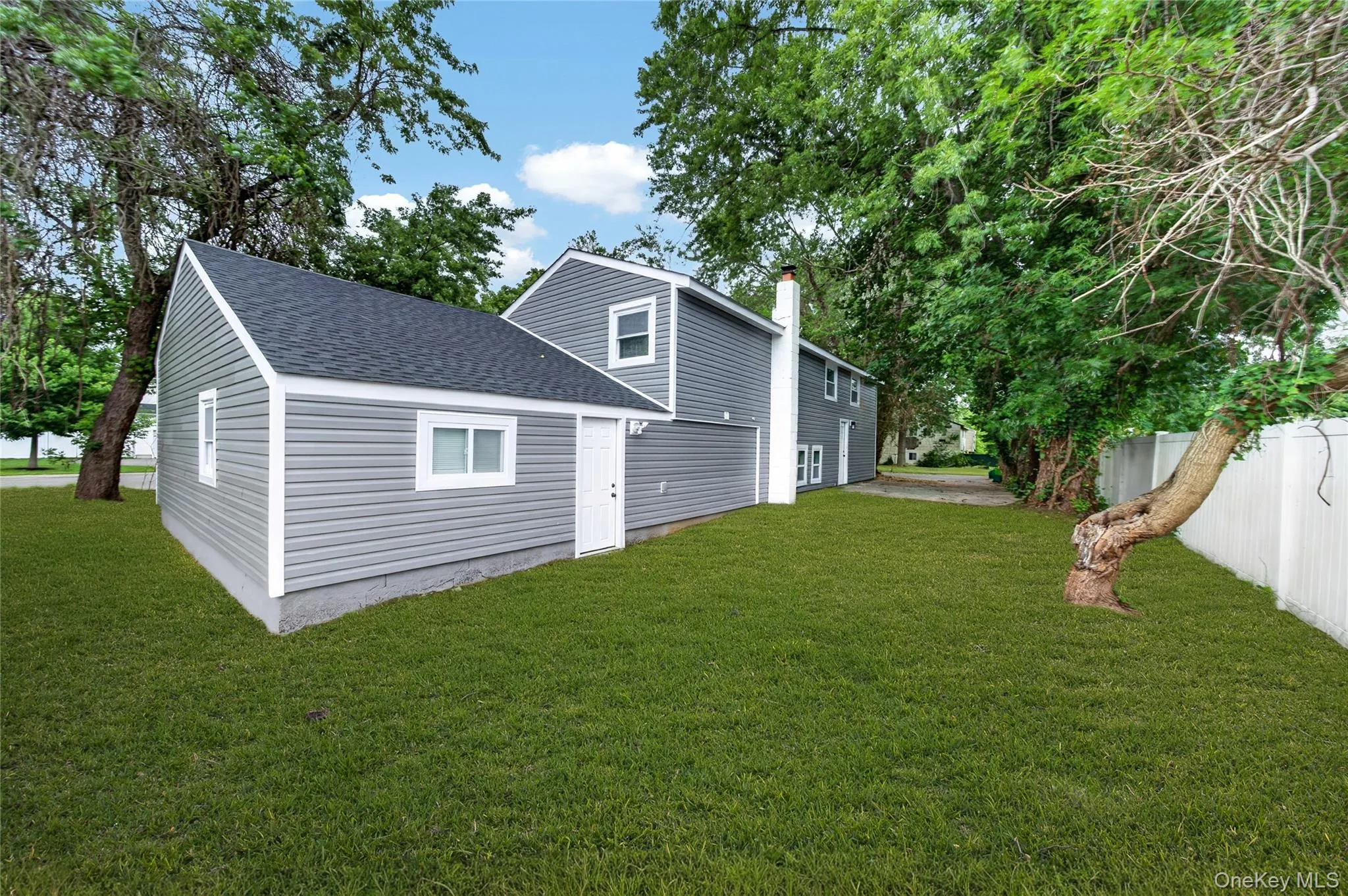 2202 Fire Avenue, Brookhaven, NY, 5 Bedrooms Bedrooms, 10 Rooms Rooms,4 BathroomsBathrooms,Residential,For Rent,Fire,0,1029029 2202 Fire Avenue, Brookhaven, NY, 5 Bedrooms Bedrooms, 10 Rooms Rooms,4 BathroomsBathrooms,Residential,For Rent,Fire,0,1029029