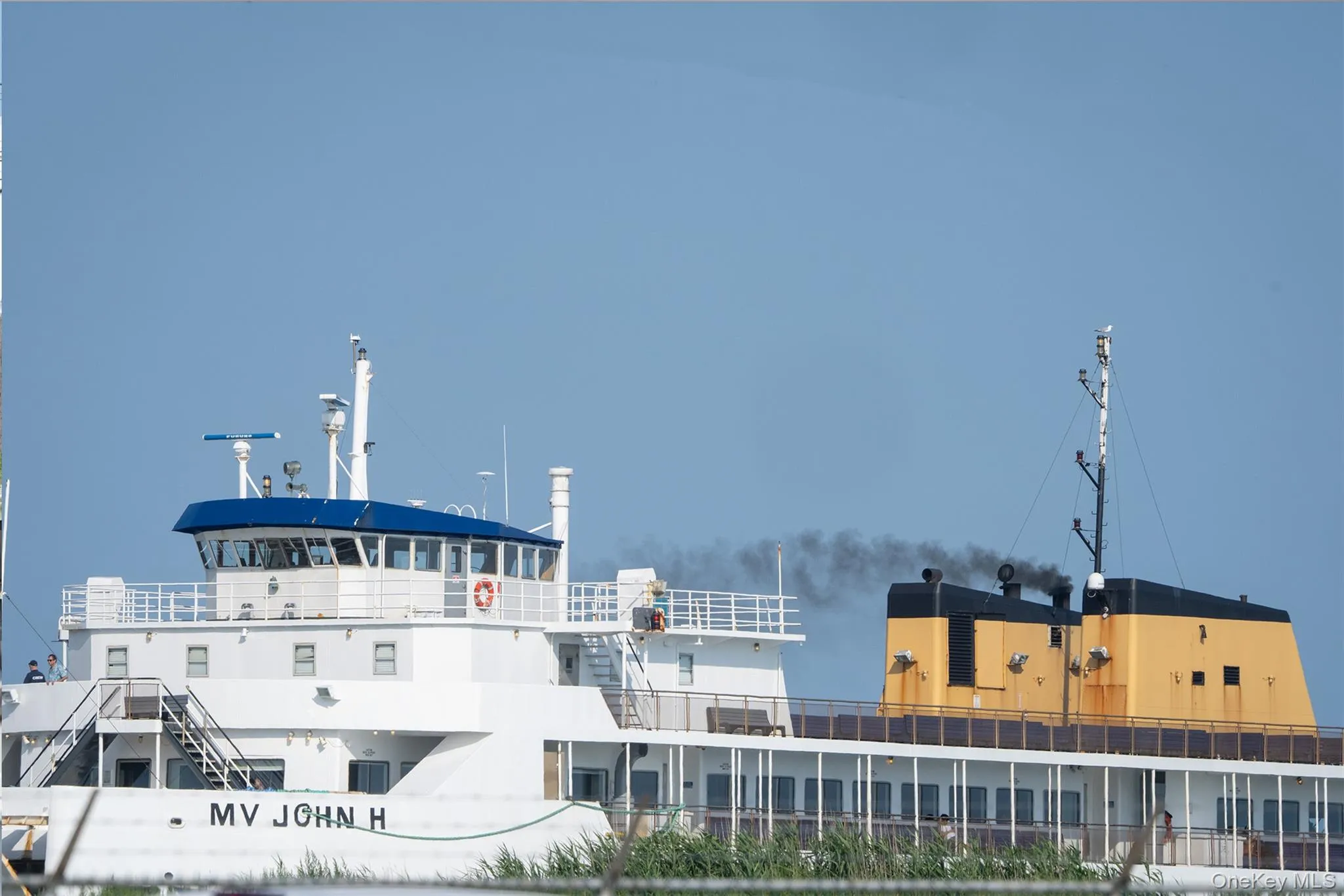 Cross Sound Ferry with access to New London CT and the Foxwoods and Mohegan Sun casinos 15 minutes from the Ct ferry landing. Amazing to hear the fog horns and boat horns tying in the maritime feeling of this part of Orient Point. Cross Sound Ferry with access to New London CT and the Foxwoods and Mohegan Sun casinos 15 minutes from the Ct ferry landing. Amazing to hear the fog horns and boat horns tying in the maritime feeling of this part of Orient Point.