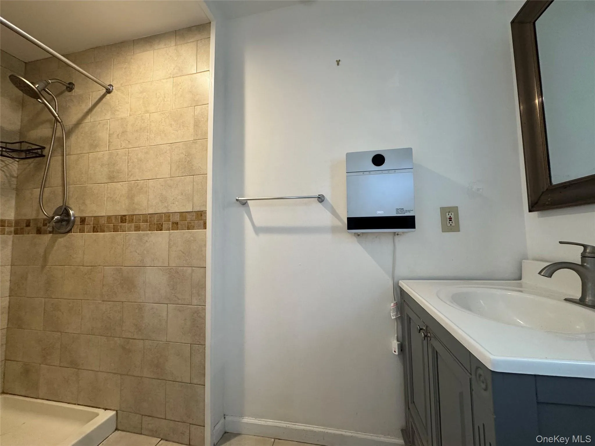 267 Plainfield Avenue, Hempstead, NY, 2 Bedrooms Bedrooms, 4 Rooms Rooms,2 BathroomsBathrooms,Residential Lease,For Rent,Plainfield,0,1029034 267 Plainfield Avenue, Hempstead, NY, 2 Bedrooms Bedrooms, 4 Rooms Rooms,2 BathroomsBathrooms,Residential Lease,For Rent,Plainfield,0,1029034