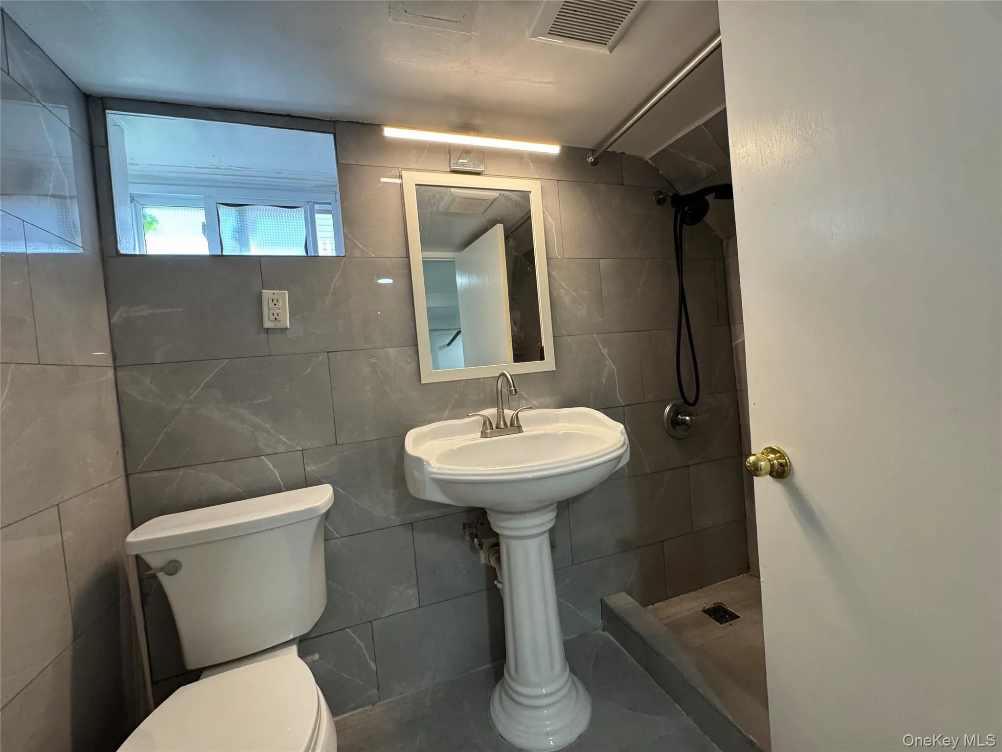267 Plainfield Avenue, Hempstead, NY, 2 Bedrooms Bedrooms, 4 Rooms Rooms,2 BathroomsBathrooms,Residential Lease,For Rent,Plainfield,0,1029034 267 Plainfield Avenue, Hempstead, NY, 2 Bedrooms Bedrooms, 4 Rooms Rooms,2 BathroomsBathrooms,Residential Lease,For Rent,Plainfield,0,1029034