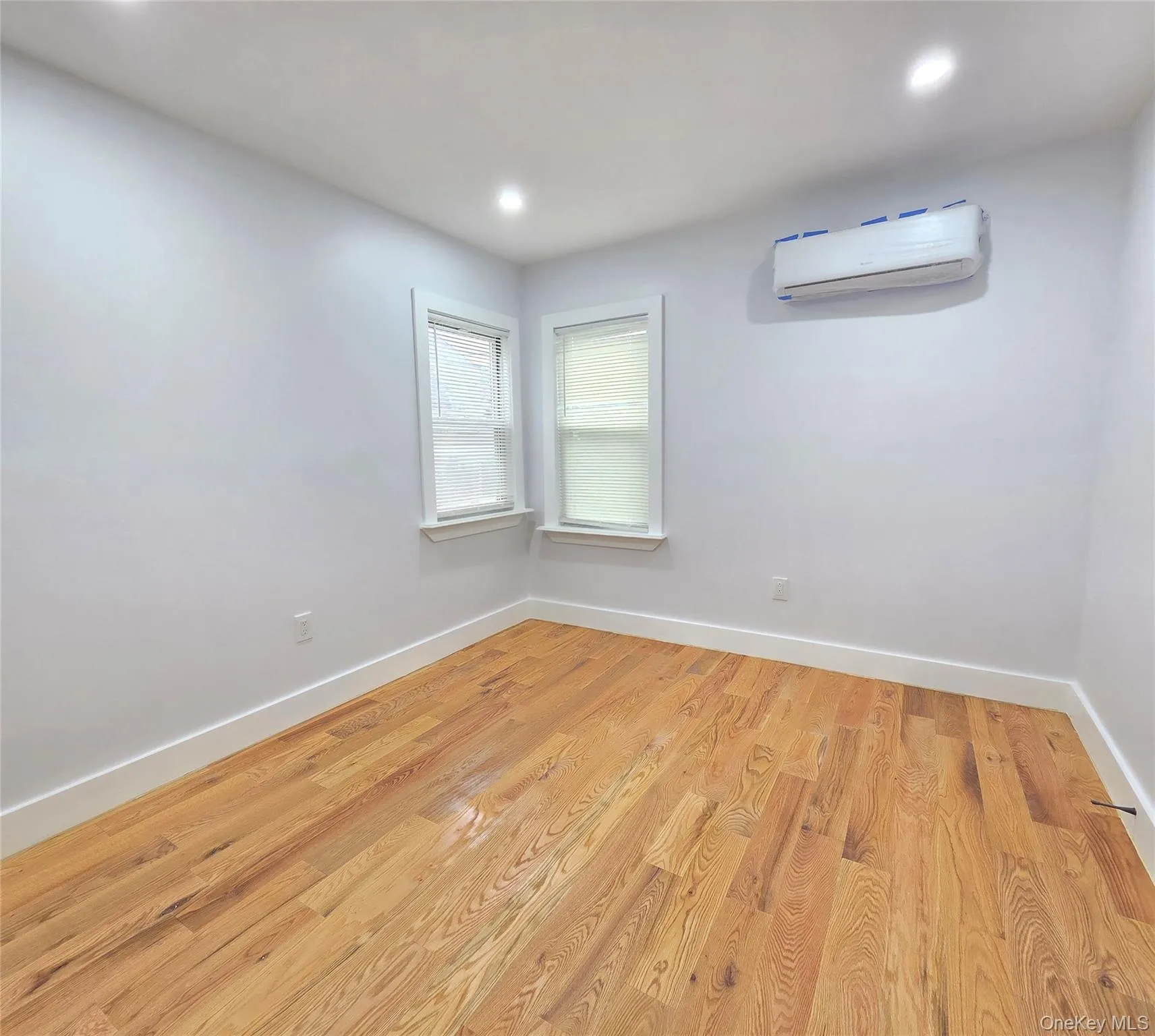 21624 132nd Avenue, New York, NY, 6 Bedrooms Bedrooms, 10 Rooms Rooms,3 BathroomsBathrooms,Residential,For Rent,132nd,0,1029038 21624 132nd Avenue, New York, NY, 6 Bedrooms Bedrooms, 10 Rooms Rooms,3 BathroomsBathrooms,Residential,For Rent,132nd,0,1029038