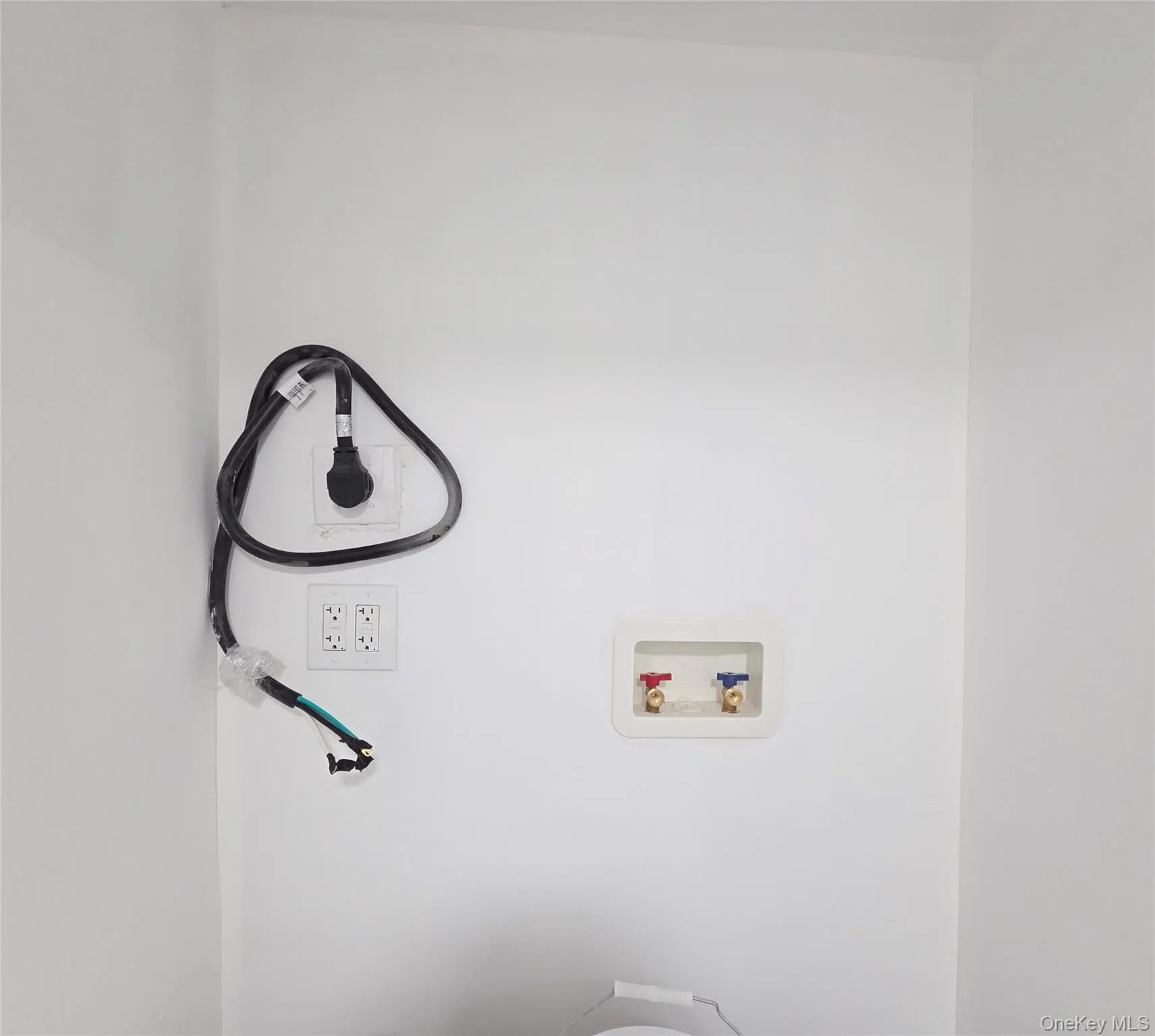 21624 132nd Avenue, New York, NY, 6 Bedrooms Bedrooms, 10 Rooms Rooms,3 BathroomsBathrooms,Residential,For Rent,132nd,0,1029038 21624 132nd Avenue, New York, NY, 6 Bedrooms Bedrooms, 10 Rooms Rooms,3 BathroomsBathrooms,Residential,For Rent,132nd,0,1029038