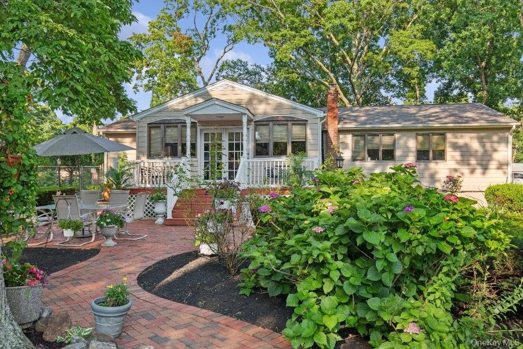 61 Timber Drive, Riverhead, NY, 3 Bedrooms Bedrooms, 9 Rooms Rooms,1 BathroomBathrooms,Residential,For Rent,Timber,0,1029041 61 Timber Drive, Riverhead, NY, 3 Bedrooms Bedrooms, 9 Rooms Rooms,1 BathroomBathrooms,Residential,For Rent,Timber,0,1029041