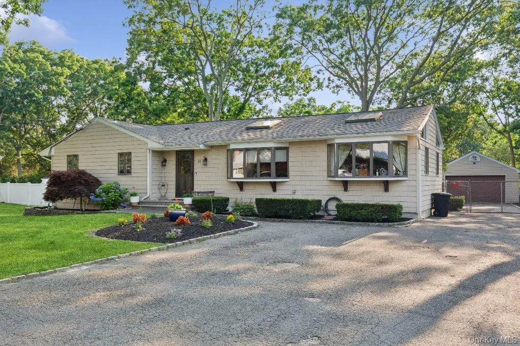 61 Timber Drive, Riverhead, NY, 3 Bedrooms Bedrooms, 9 Rooms Rooms,1 BathroomBathrooms,Residential,For Rent,Timber,0,1029041 61 Timber Drive, Riverhead, NY, 3 Bedrooms Bedrooms, 9 Rooms Rooms,1 BathroomBathrooms,Residential,For Rent,Timber,0,1029041