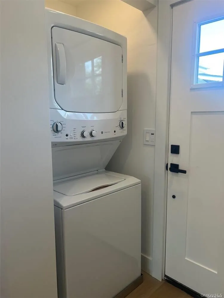 152 South Country Rd, Brookhaven, NY, 1 Bedroom Bedrooms, 3 Rooms Rooms,1 BathroomBathrooms,Residential Lease,For Rent,South Country Rd,0,1029042 152 South Country Rd, Brookhaven, NY, 1 Bedroom Bedrooms, 3 Rooms Rooms,1 BathroomBathrooms,Residential Lease,For Rent,South Country Rd,0,1029042