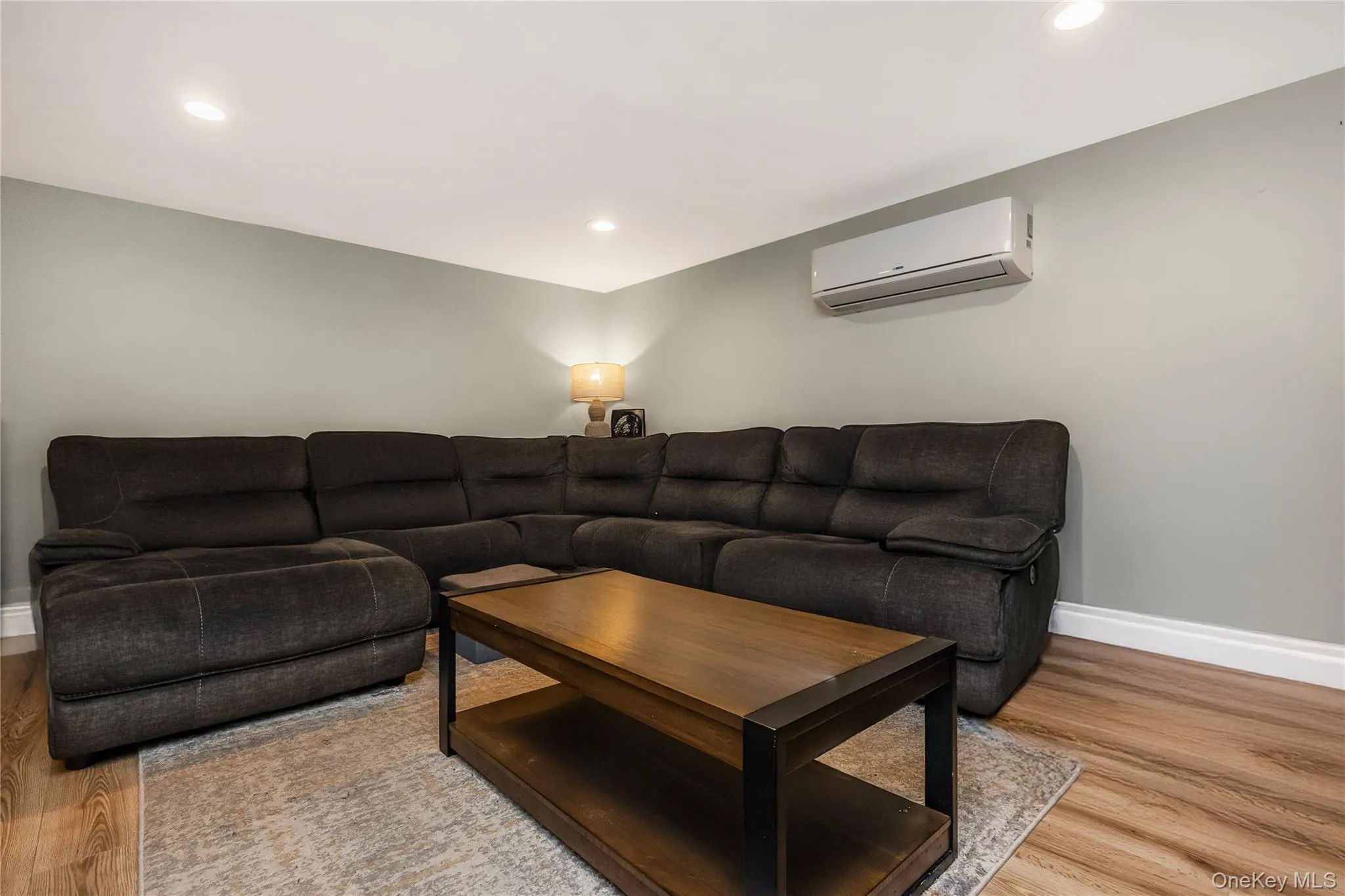 183 Cherokee Street, Islip, NY, 3 Bedrooms Bedrooms, 7 Rooms Rooms,1 BathroomBathrooms,Residential,For Rent,Cherokee,0,1029047 183 Cherokee Street, Islip, NY, 3 Bedrooms Bedrooms, 7 Rooms Rooms,1 BathroomBathrooms,Residential,For Rent,Cherokee,0,1029047
