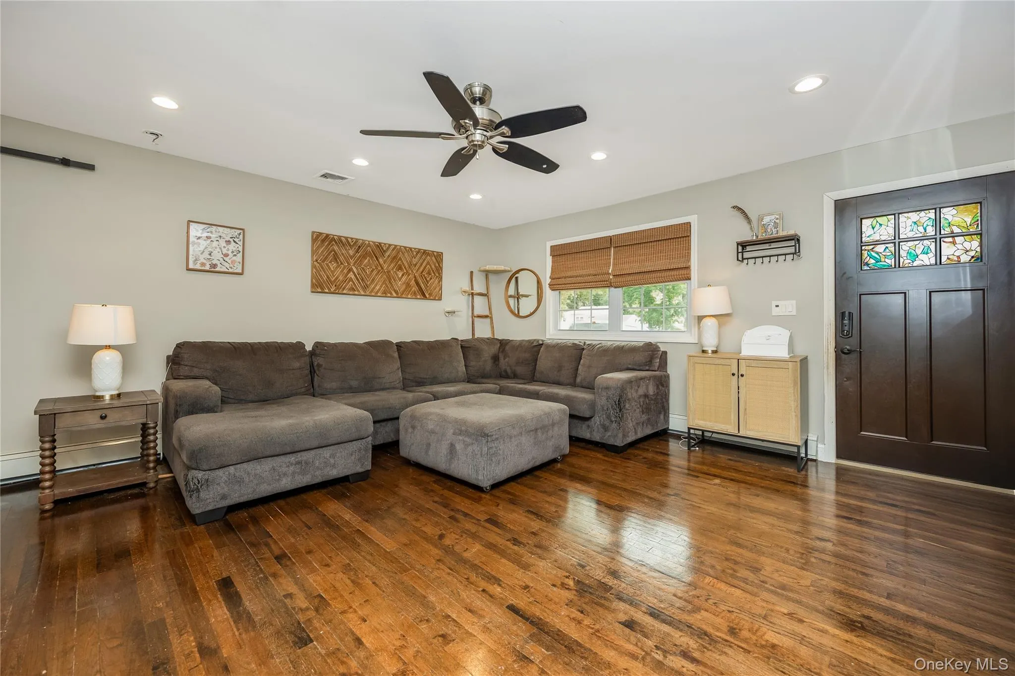 183 Cherokee Street, Islip, NY, 3 Bedrooms Bedrooms, 7 Rooms Rooms,1 BathroomBathrooms,Residential,For Rent,Cherokee,0,1029047 183 Cherokee Street, Islip, NY, 3 Bedrooms Bedrooms, 7 Rooms Rooms,1 BathroomBathrooms,Residential,For Rent,Cherokee,0,1029047