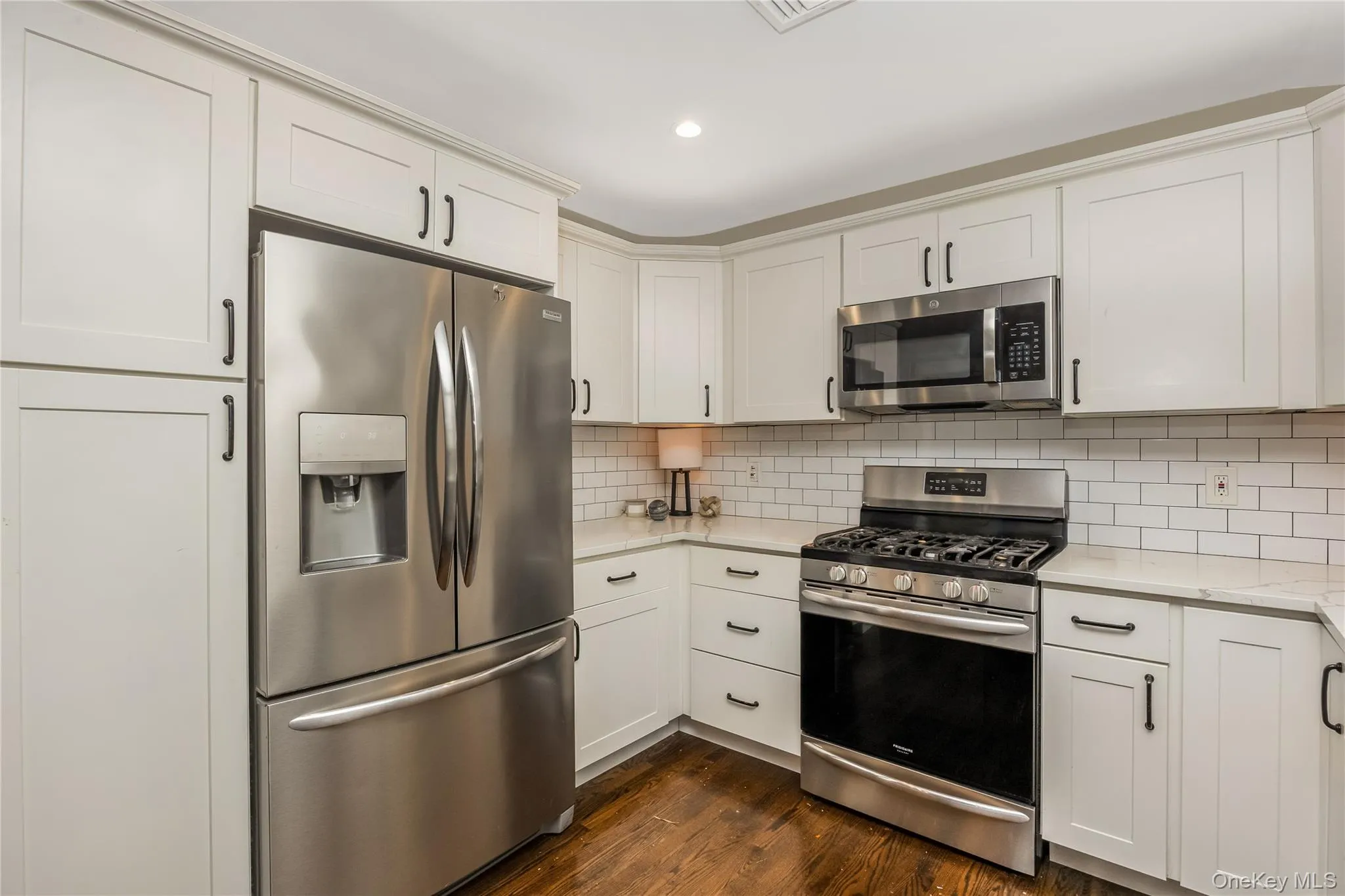 183 Cherokee Street, Islip, NY, 3 Bedrooms Bedrooms, 7 Rooms Rooms,1 BathroomBathrooms,Residential,For Rent,Cherokee,0,1029047 183 Cherokee Street, Islip, NY, 3 Bedrooms Bedrooms, 7 Rooms Rooms,1 BathroomBathrooms,Residential,For Rent,Cherokee,0,1029047