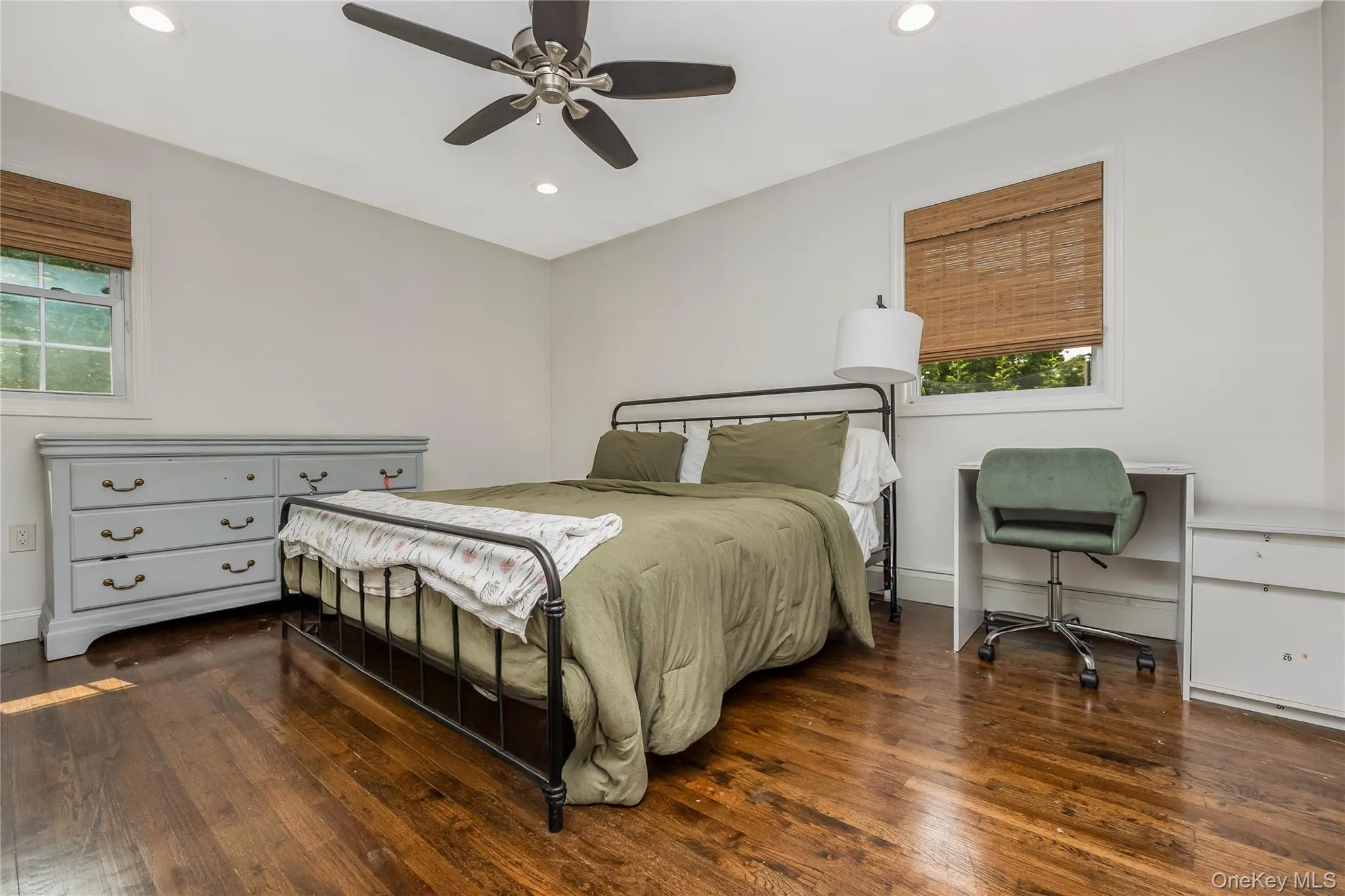 183 Cherokee Street, Islip, NY, 3 Bedrooms Bedrooms, 7 Rooms Rooms,1 BathroomBathrooms,Residential,For Rent,Cherokee,0,1029047 183 Cherokee Street, Islip, NY, 3 Bedrooms Bedrooms, 7 Rooms Rooms,1 BathroomBathrooms,Residential,For Rent,Cherokee,0,1029047