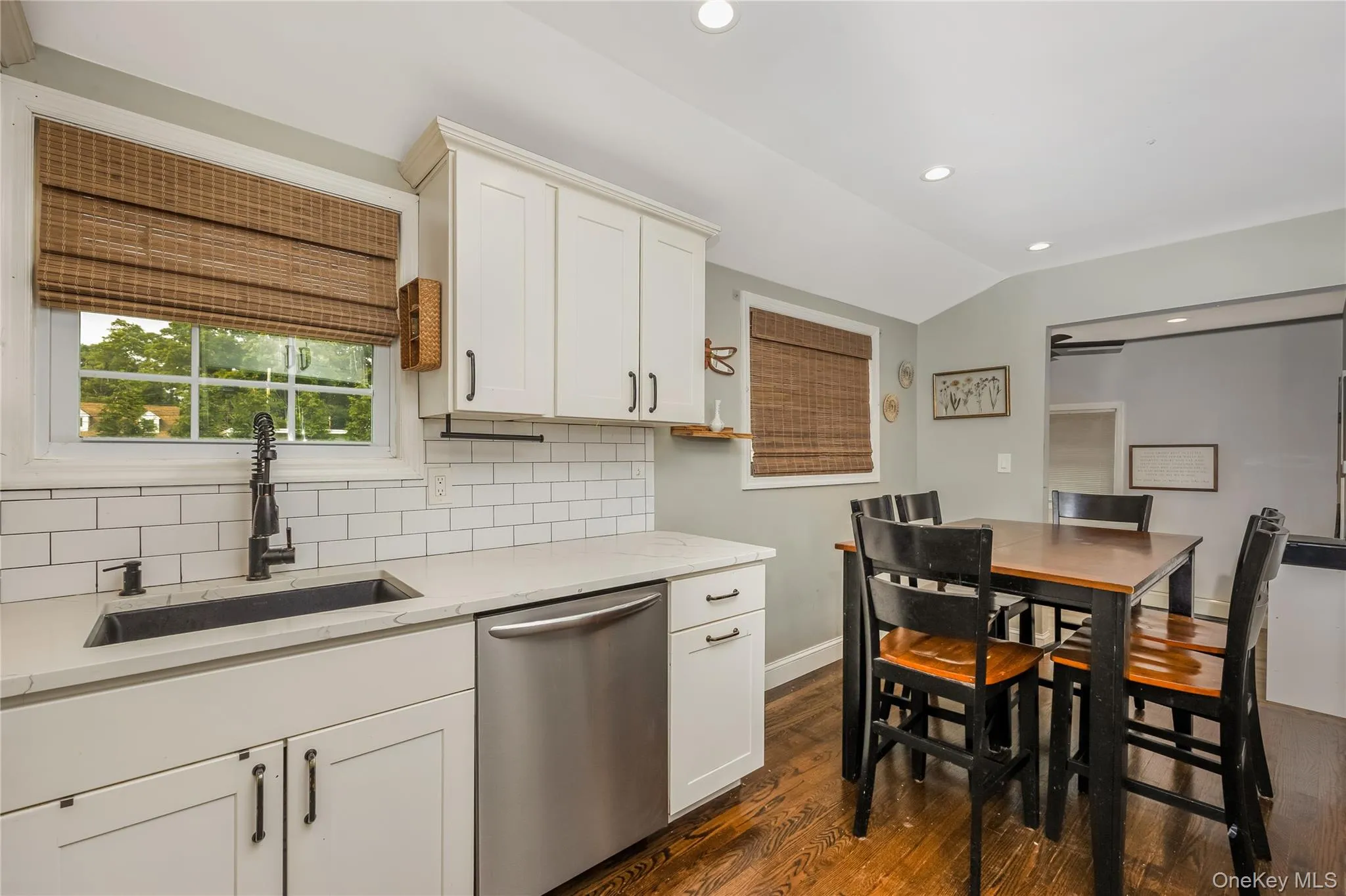 183 Cherokee Street, Islip, NY, 3 Bedrooms Bedrooms, 7 Rooms Rooms,1 BathroomBathrooms,Residential,For Rent,Cherokee,0,1029047 183 Cherokee Street, Islip, NY, 3 Bedrooms Bedrooms, 7 Rooms Rooms,1 BathroomBathrooms,Residential,For Rent,Cherokee,0,1029047
