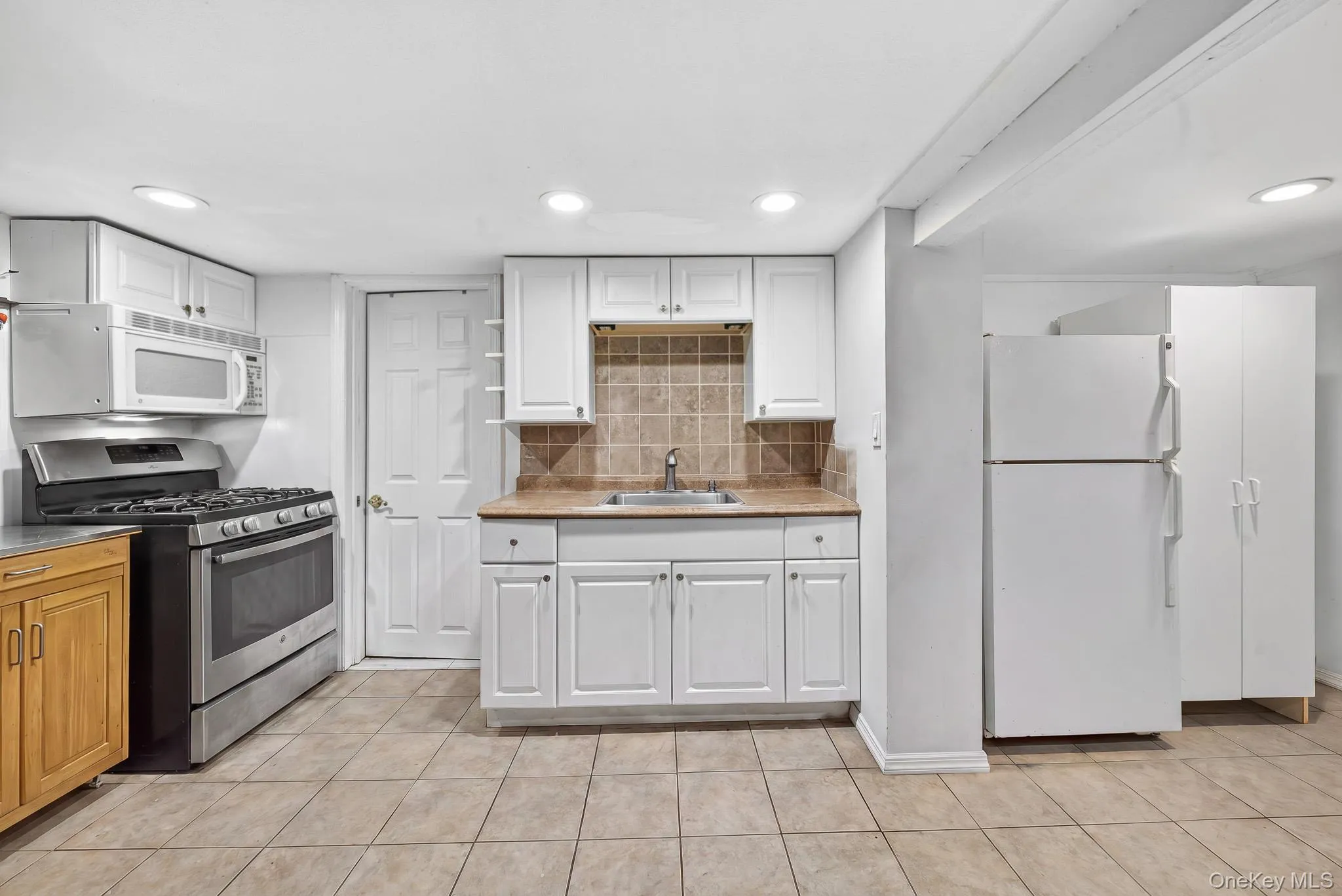 152 Parkwood Drive, Brookhaven, NY, 3 Bedrooms Bedrooms, 9 Rooms Rooms,2 BathroomsBathrooms,Residential,For Rent,Parkwood,0,1029049 152 Parkwood Drive, Brookhaven, NY, 3 Bedrooms Bedrooms, 9 Rooms Rooms,2 BathroomsBathrooms,Residential,For Rent,Parkwood,0,1029049