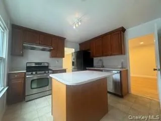 215-40 23rd Road, New York, NY, 3 Bedrooms Bedrooms, 6 Rooms Rooms,1 BathroomBathrooms,Residential Lease,For Rent,23rd,0,1029050 215-40 23rd Road, New York, NY, 3 Bedrooms Bedrooms, 6 Rooms Rooms,1 BathroomBathrooms,Residential Lease,For Rent,23rd,0,1029050