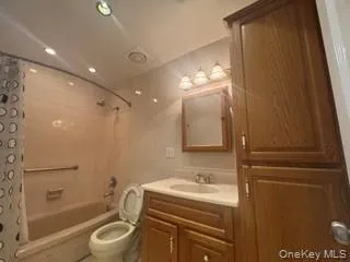 215-40 23rd Road, New York, NY, 3 Bedrooms Bedrooms, 6 Rooms Rooms,1 BathroomBathrooms,Residential Lease,For Rent,23rd,0,1029050 215-40 23rd Road, New York, NY, 3 Bedrooms Bedrooms, 6 Rooms Rooms,1 BathroomBathrooms,Residential Lease,For Rent,23rd,0,1029050