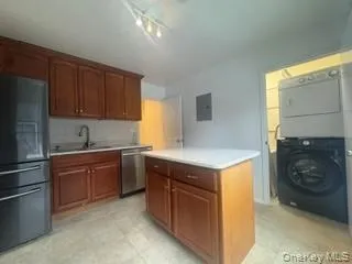 215-40 23rd Road, New York, NY, 3 Bedrooms Bedrooms, 6 Rooms Rooms,1 BathroomBathrooms,Residential Lease,For Rent,23rd,0,1029050 215-40 23rd Road, New York, NY, 3 Bedrooms Bedrooms, 6 Rooms Rooms,1 BathroomBathrooms,Residential Lease,For Rent,23rd,0,1029050