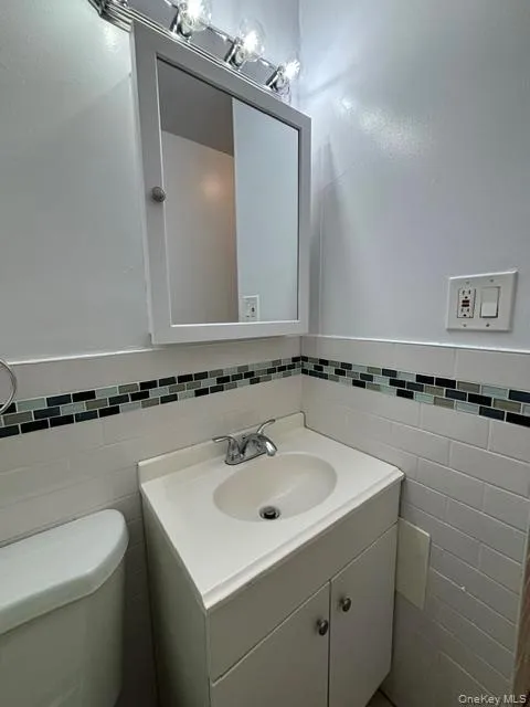44 Oakwood Road, Huntington, NY, 2 Bedrooms Bedrooms, 4 Rooms Rooms,1 BathroomBathrooms,Residential Lease,For Rent,Oakwood,0,1029056 44 Oakwood Road, Huntington, NY, 2 Bedrooms Bedrooms, 4 Rooms Rooms,1 BathroomBathrooms,Residential Lease,For Rent,Oakwood,0,1029056