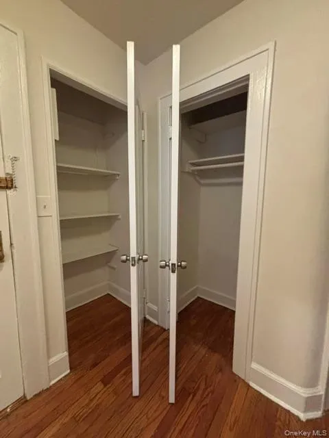 44 Oakwood Road, Huntington, NY, 2 Bedrooms Bedrooms, 4 Rooms Rooms,1 BathroomBathrooms,Residential Lease,For Rent,Oakwood,0,1029056 44 Oakwood Road, Huntington, NY, 2 Bedrooms Bedrooms, 4 Rooms Rooms,1 BathroomBathrooms,Residential Lease,For Rent,Oakwood,0,1029056