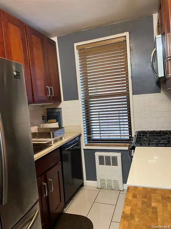 224-24 Union Tpke, New York, NY, 2 Bedrooms Bedrooms, 3 Rooms Rooms,1 BathroomBathrooms,Residential Lease,For Rent,Union Tpke,0,1029064 224-24 Union Tpke, New York, NY, 2 Bedrooms Bedrooms, 3 Rooms Rooms,1 BathroomBathrooms,Residential Lease,For Rent,Union Tpke,0,1029064