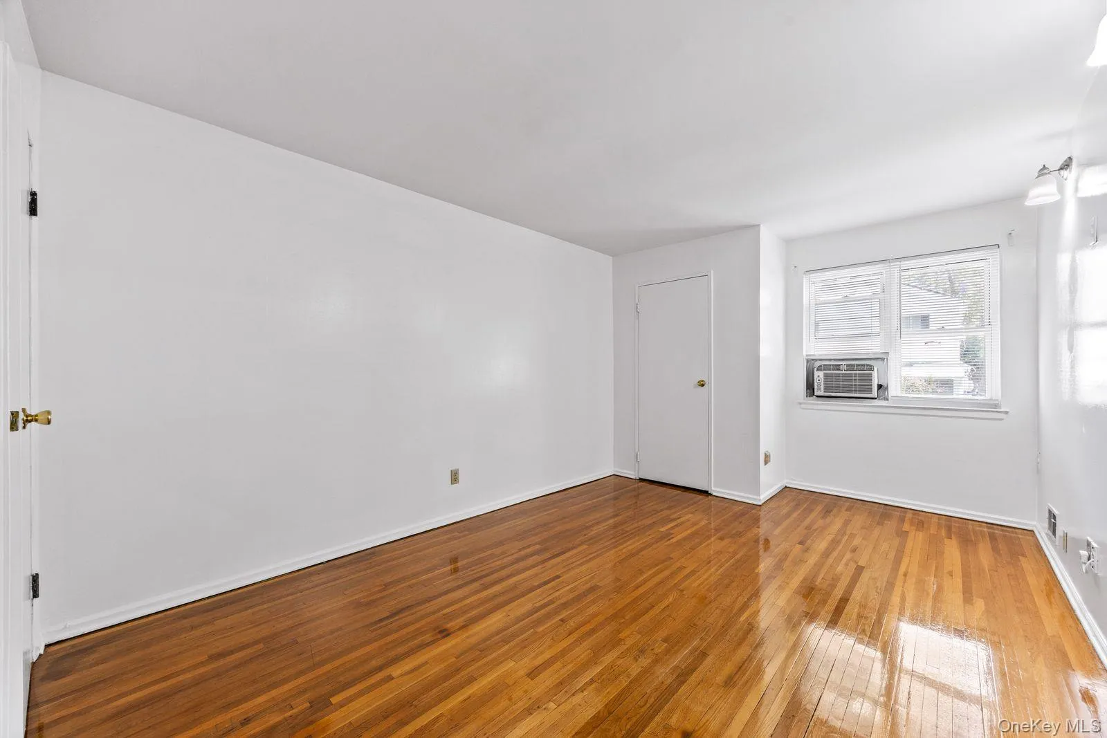204-20 45th Drive, New York, NY, 2 Bedrooms Bedrooms, 5 Rooms Rooms,1 BathroomBathrooms,Residential,For Rent,45th,0,1029066 204-20 45th Drive, New York, NY, 2 Bedrooms Bedrooms, 5 Rooms Rooms,1 BathroomBathrooms,Residential,For Rent,45th,0,1029066