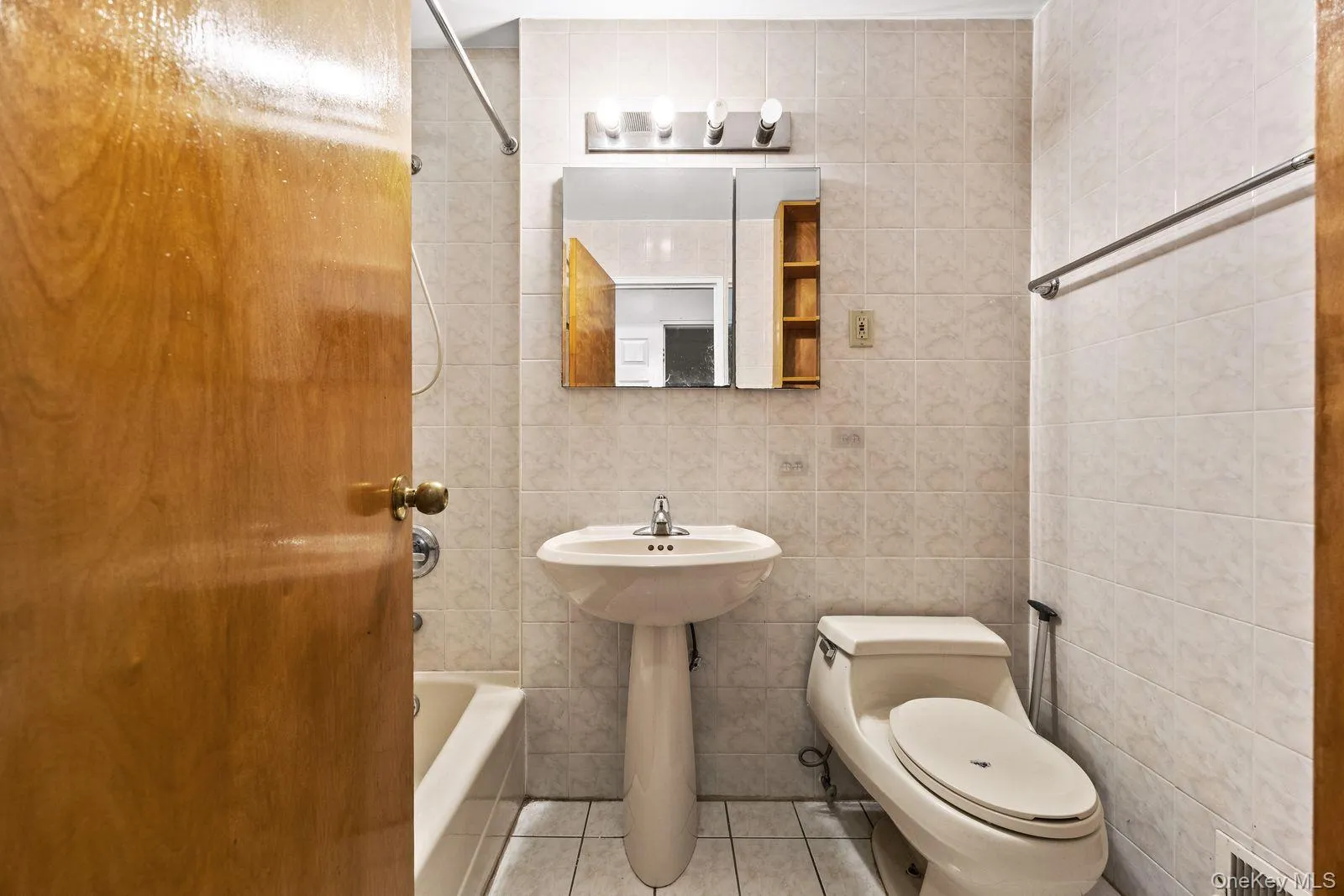 204-20 45th Drive, New York, NY, 2 Bedrooms Bedrooms, 5 Rooms Rooms,1 BathroomBathrooms,Residential,For Rent,45th,0,1029066 204-20 45th Drive, New York, NY, 2 Bedrooms Bedrooms, 5 Rooms Rooms,1 BathroomBathrooms,Residential,For Rent,45th,0,1029066
