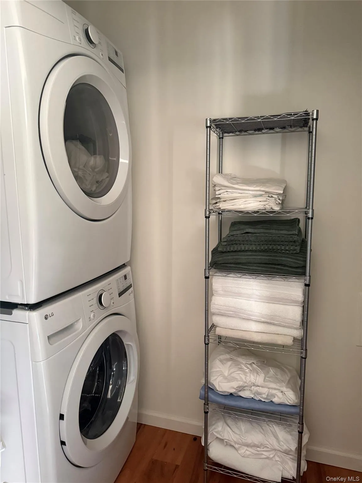 40 Simmons Lane, Beacon, NY, 3 Bedrooms Bedrooms, 2 Rooms Rooms,2 BathroomsBathrooms,Residential Lease,For Rent,Simmons,0,1029070 40 Simmons Lane, Beacon, NY, 3 Bedrooms Bedrooms, 2 Rooms Rooms,2 BathroomsBathrooms,Residential Lease,For Rent,Simmons,0,1029070