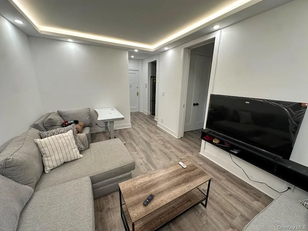 83-52 Talbot Street, New York, NY, 1 Bedroom Bedrooms, 4 Rooms Rooms,1 BathroomBathrooms,Residential Lease,For Rent,Talbot,0,1029072 83-52 Talbot Street, New York, NY, 1 Bedroom Bedrooms, 4 Rooms Rooms,1 BathroomBathrooms,Residential Lease,For Rent,Talbot,0,1029072