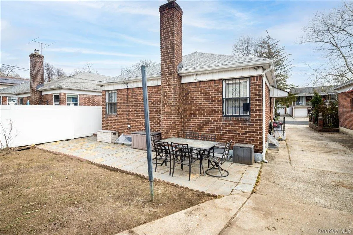 4724 168th Street, New York, NY, 3 Bedrooms Bedrooms, 5 Rooms Rooms,2 BathroomsBathrooms,Residential,For Rent,168th,0,1029076 4724 168th Street, New York, NY, 3 Bedrooms Bedrooms, 5 Rooms Rooms,2 BathroomsBathrooms,Residential,For Rent,168th,0,1029076