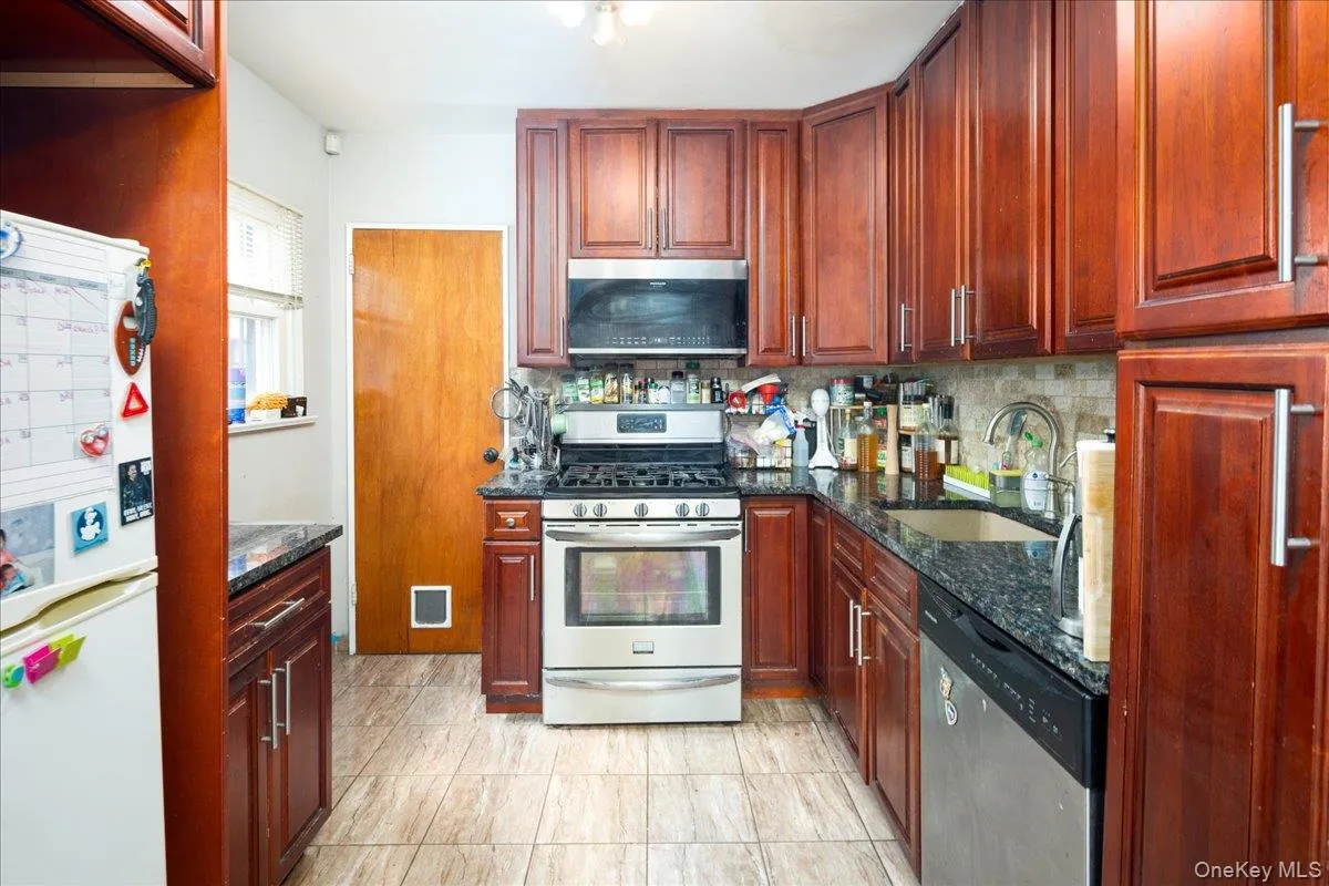 4724 168th Street, New York, NY, 3 Bedrooms Bedrooms, 5 Rooms Rooms,2 BathroomsBathrooms,Residential,For Rent,168th,0,1029076 4724 168th Street, New York, NY, 3 Bedrooms Bedrooms, 5 Rooms Rooms,2 BathroomsBathrooms,Residential,For Rent,168th,0,1029076