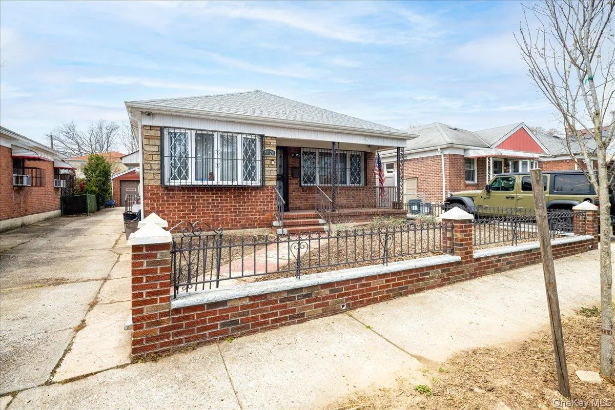 4724 168th Street, New York, NY, 3 Bedrooms Bedrooms, 5 Rooms Rooms,2 BathroomsBathrooms,Residential,For Rent,168th,0,1029076 4724 168th Street, New York, NY, 3 Bedrooms Bedrooms, 5 Rooms Rooms,2 BathroomsBathrooms,Residential,For Rent,168th,0,1029076