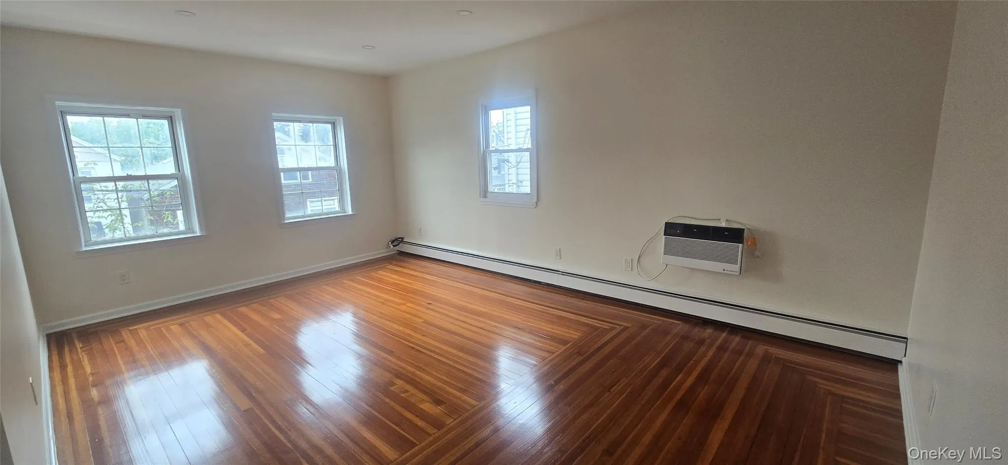 19 Spring Street, Oyster Bay, NY, 2 Bedrooms Bedrooms, 3 Rooms Rooms,1 BathroomBathrooms,Residential Lease,For Rent,Spring,0,1029079 19 Spring Street, Oyster Bay, NY, 2 Bedrooms Bedrooms, 3 Rooms Rooms,1 BathroomBathrooms,Residential Lease,For Rent,Spring,0,1029079